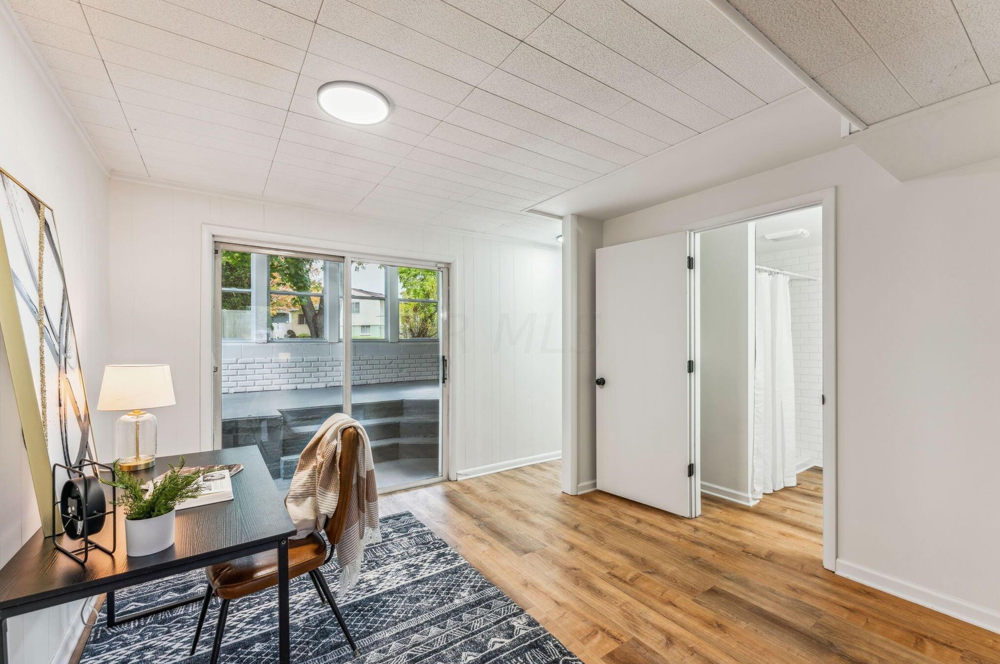 2027 Shawbury Ct, Columbus OH  43229-3856 exterior