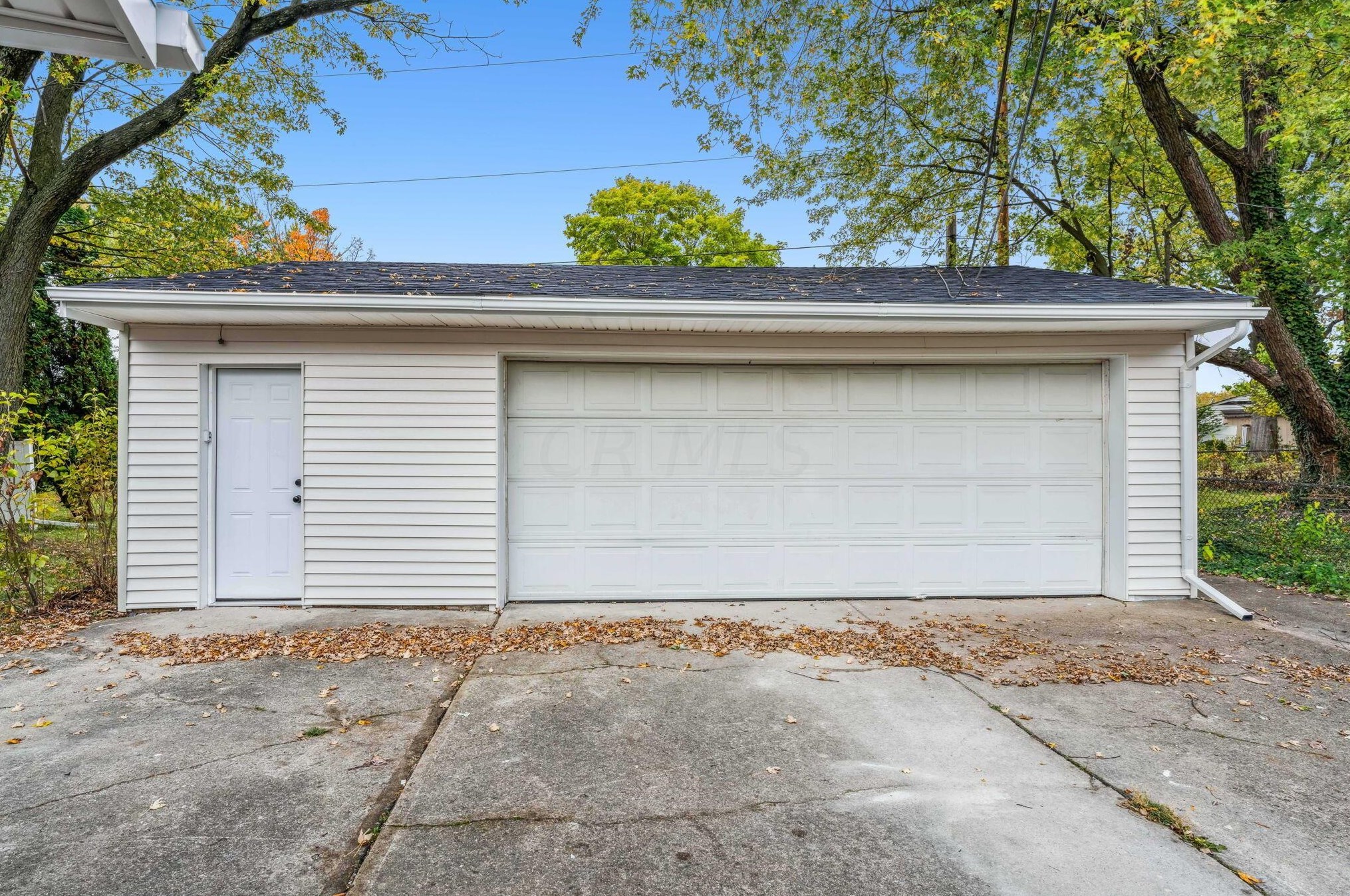 2027 Shawbury Ct, Columbus OH  43229-3856 exterior