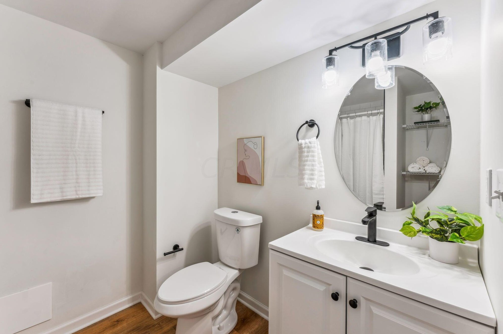 2027 Shawbury Ct, Columbus OH  43229-3856 exterior