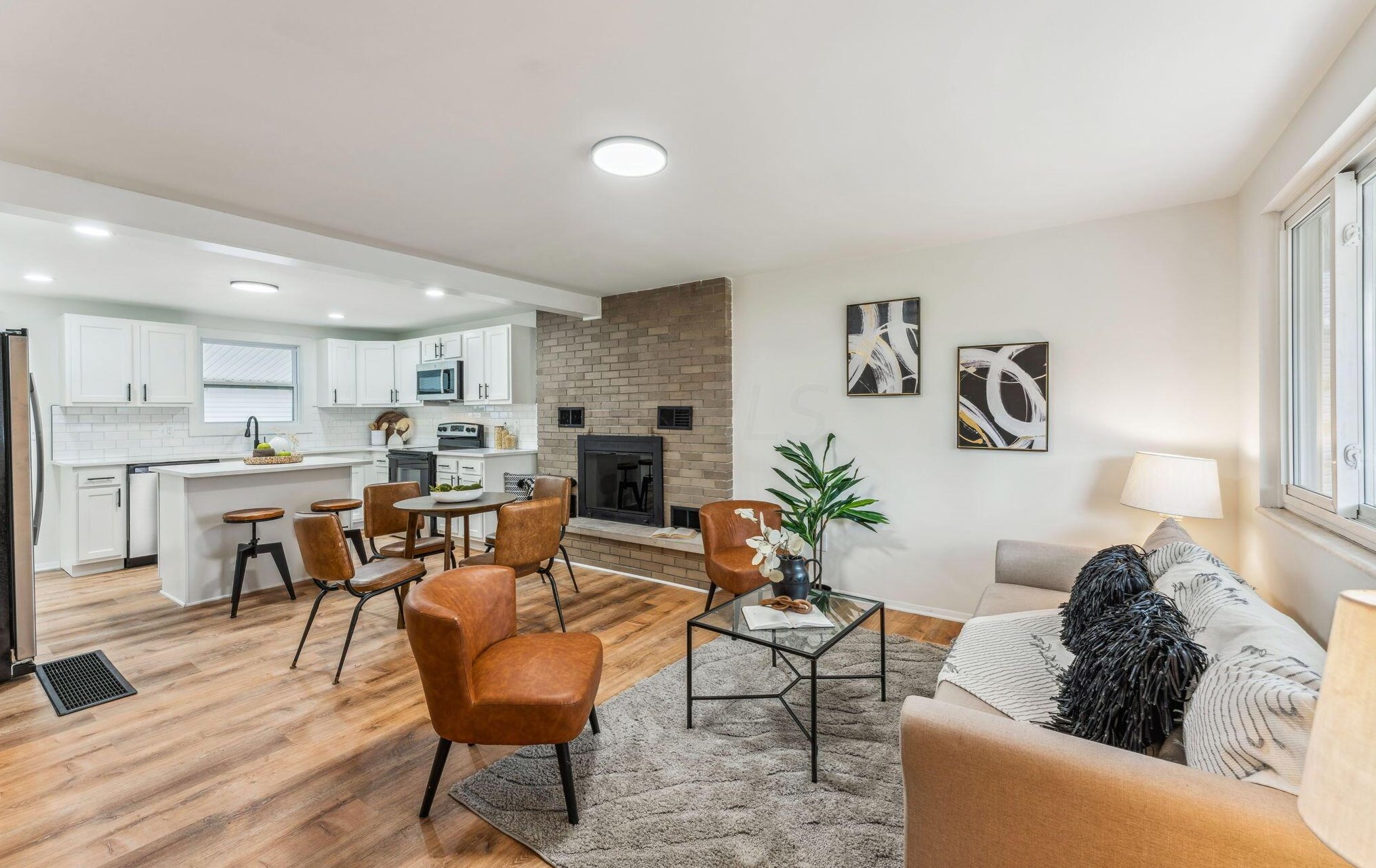 2027 Shawbury Ct, Columbus OH  43229-3856 exterior