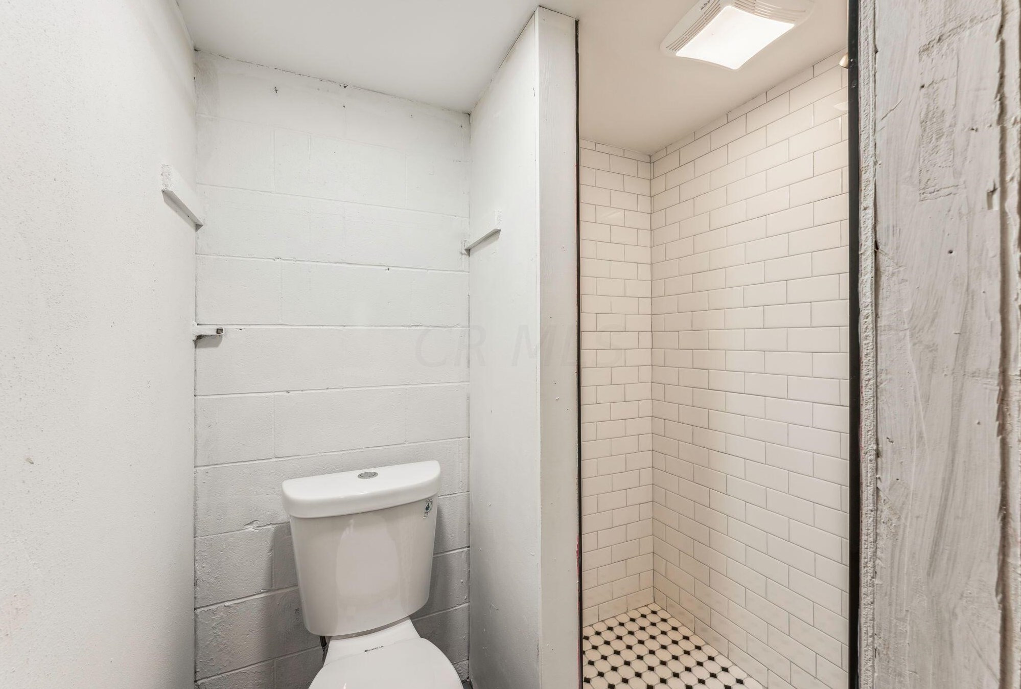 2027 Shawbury Ct, Columbus OH  43229-3856 exterior