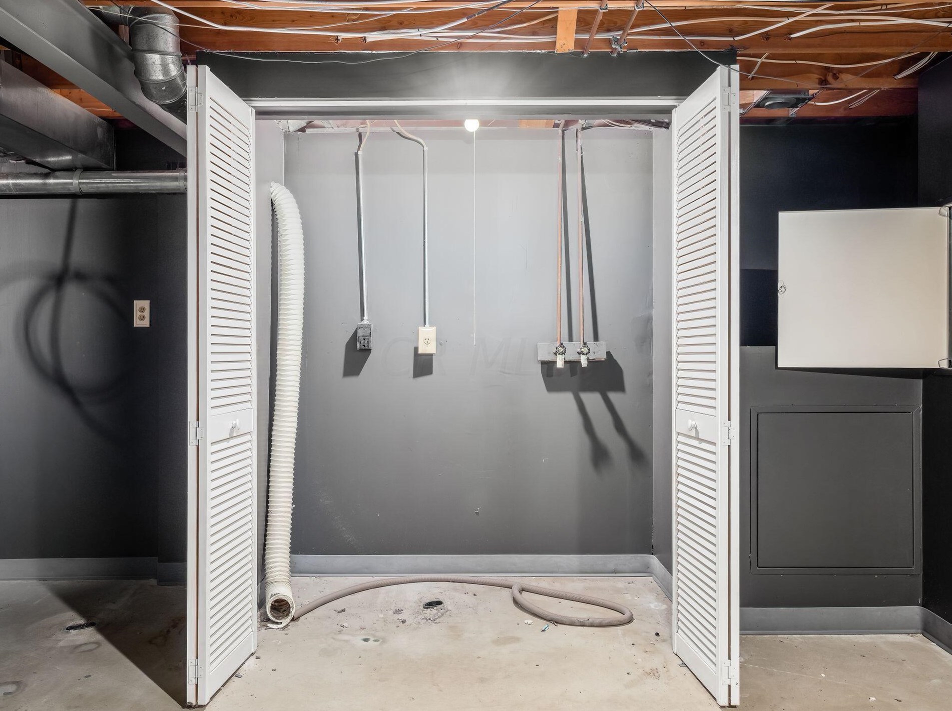 2959 Ironstone Dr, Columbus OH 43231-8811 exterior