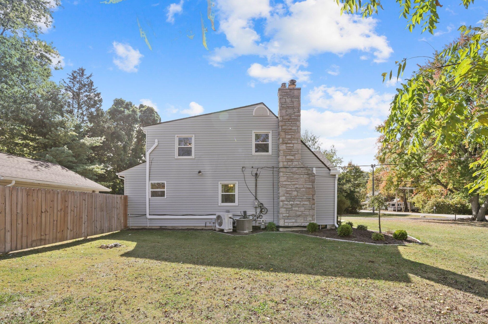 8200 Flint Rd, Columbus OH  43235-6411 exterior