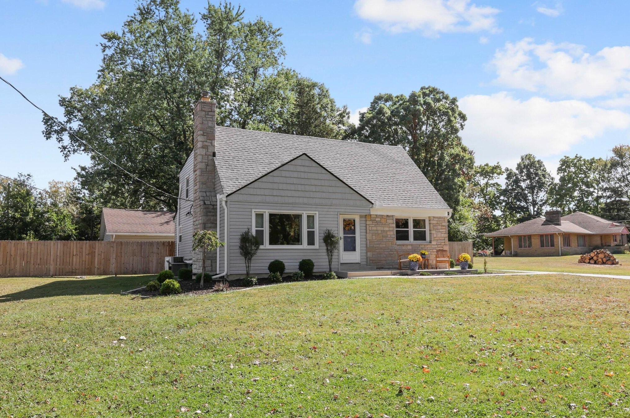 8200 Flint Rd, Columbus OH  43235-6411 exterior