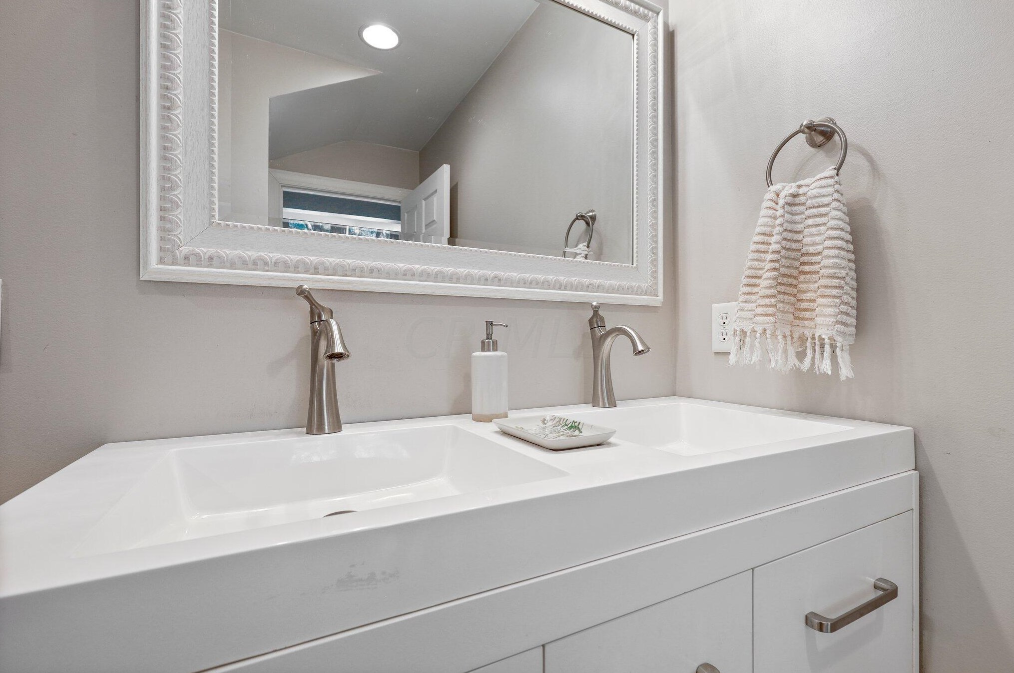 8200 Flint Rd, Columbus OH  43235-6411 exterior