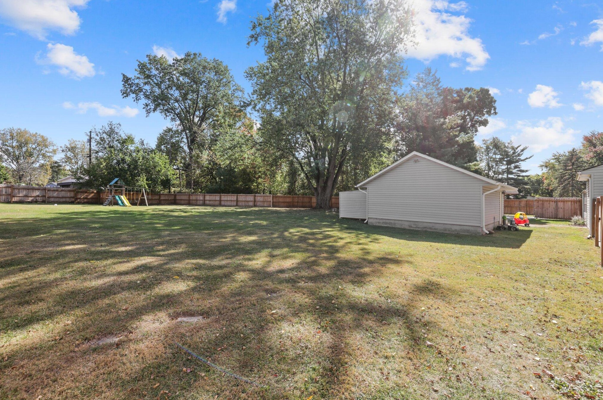 8200 Flint Rd, Columbus OH  43235-6411 exterior