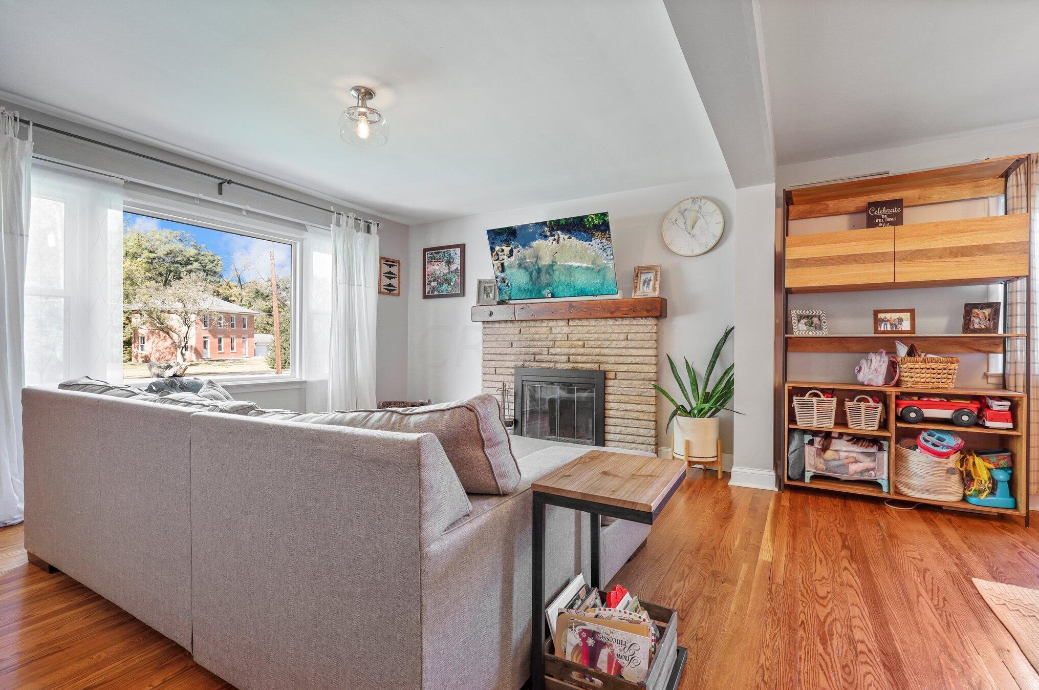 8200 Flint Rd, Columbus OH  43235-6411 exterior