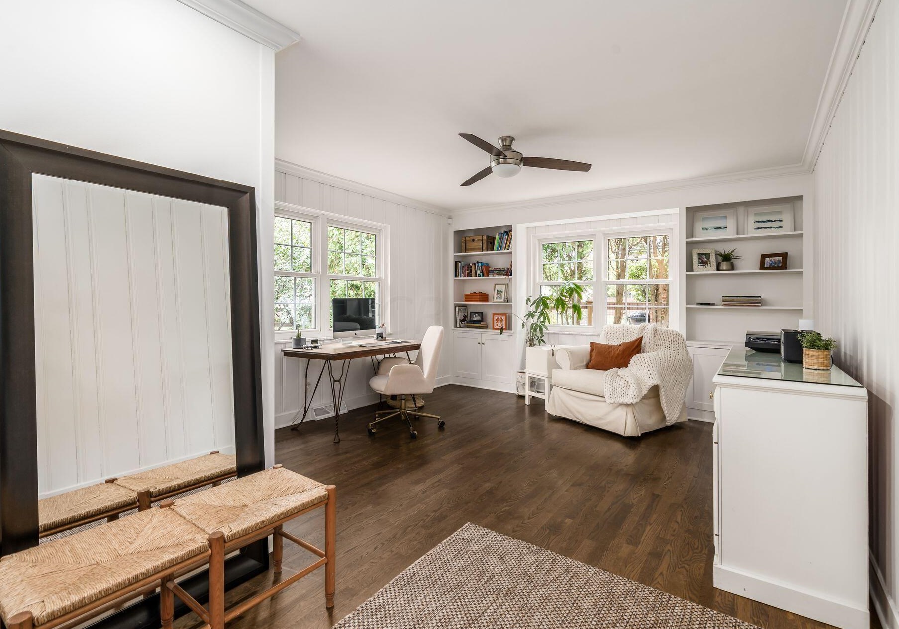 3871 Hillview Dr, Columbus OH 43220-4735 exterior