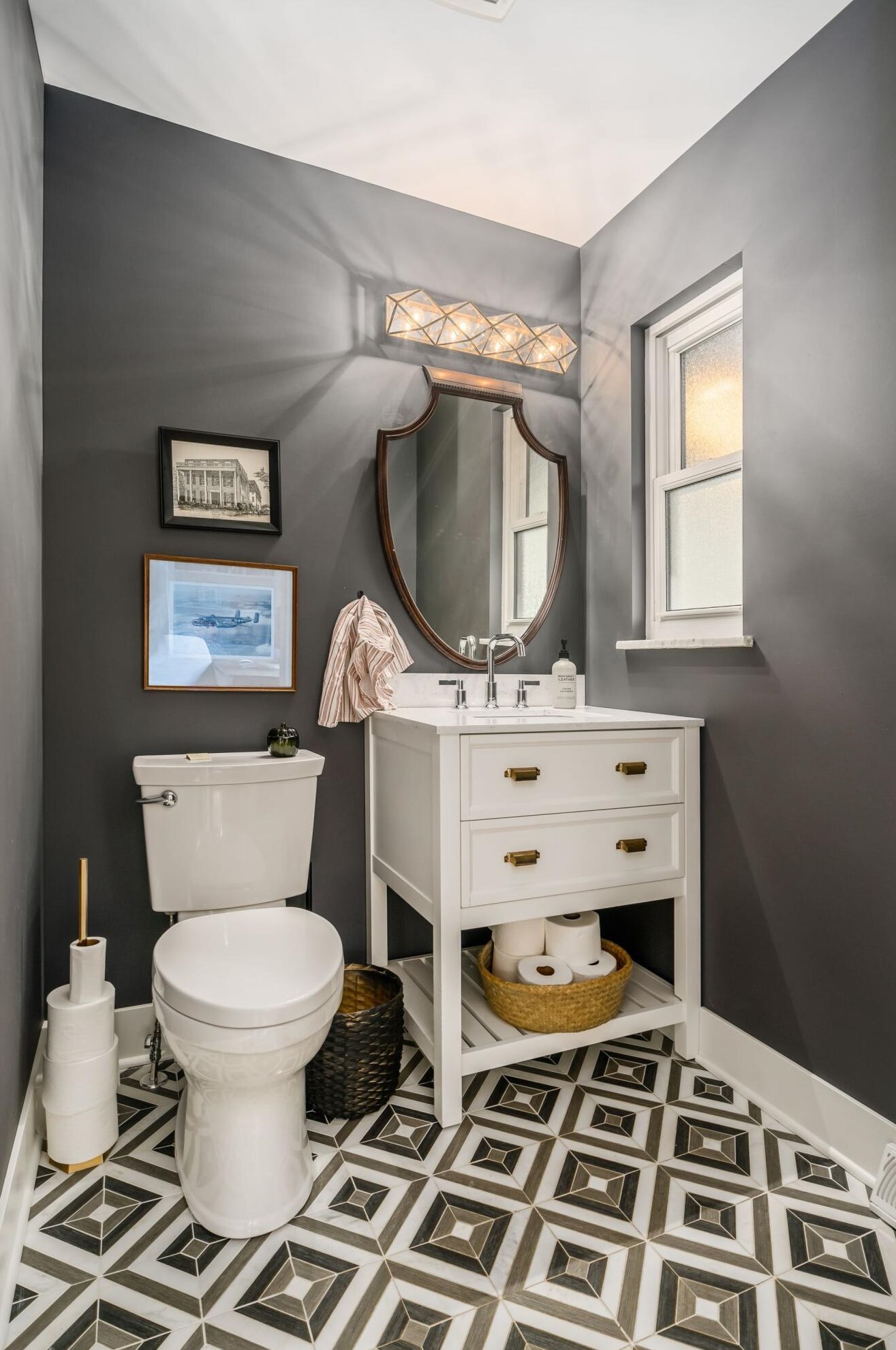 3871 Hillview Dr, Columbus OH 43220-4735 exterior