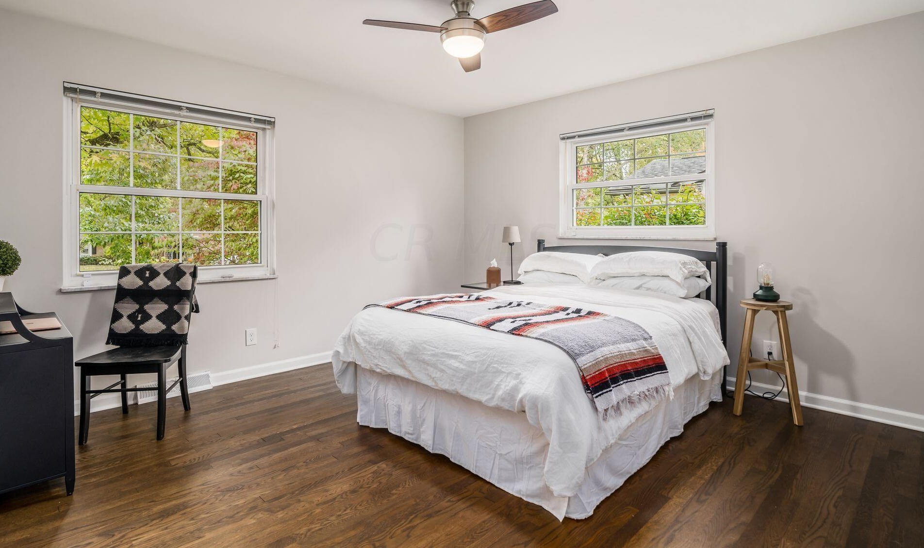 3871 Hillview Dr, Columbus OH 43220-4735 exterior