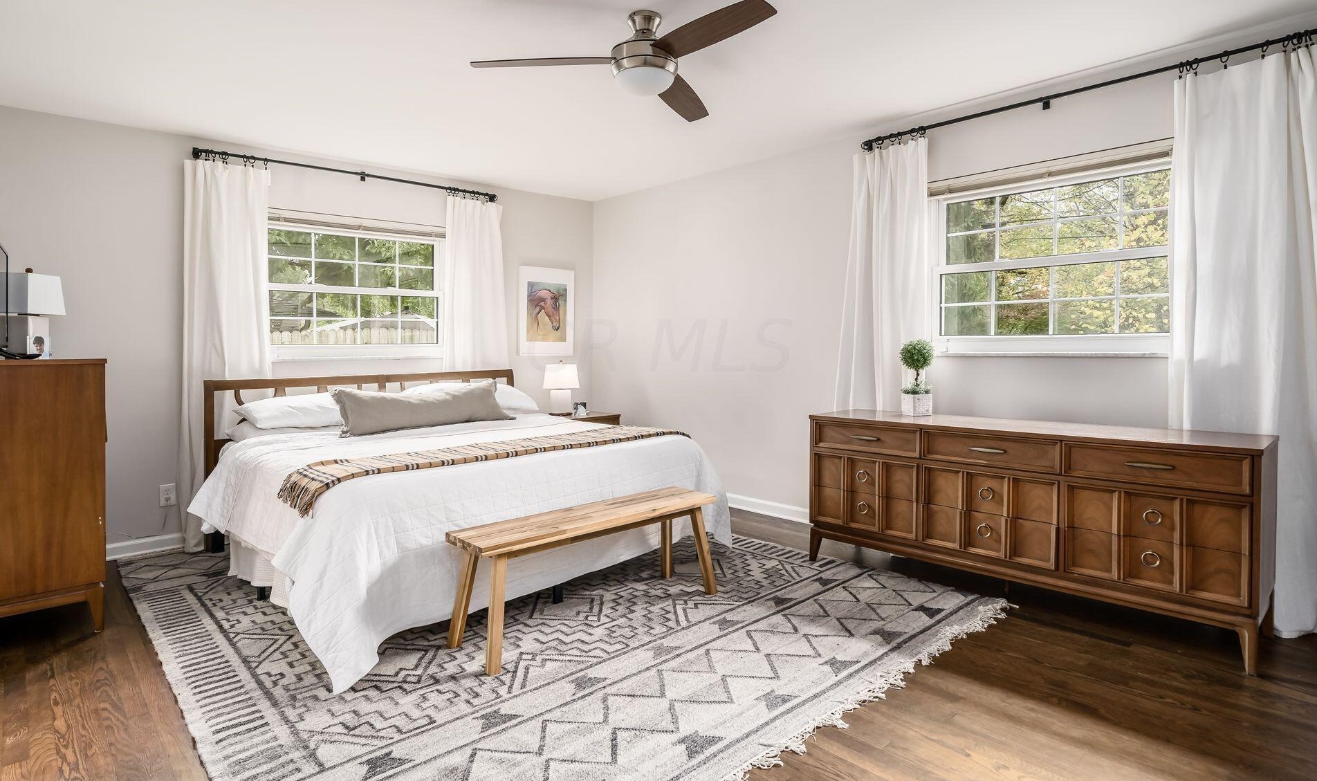 3871 Hillview Dr, Columbus OH 43220-4735 exterior