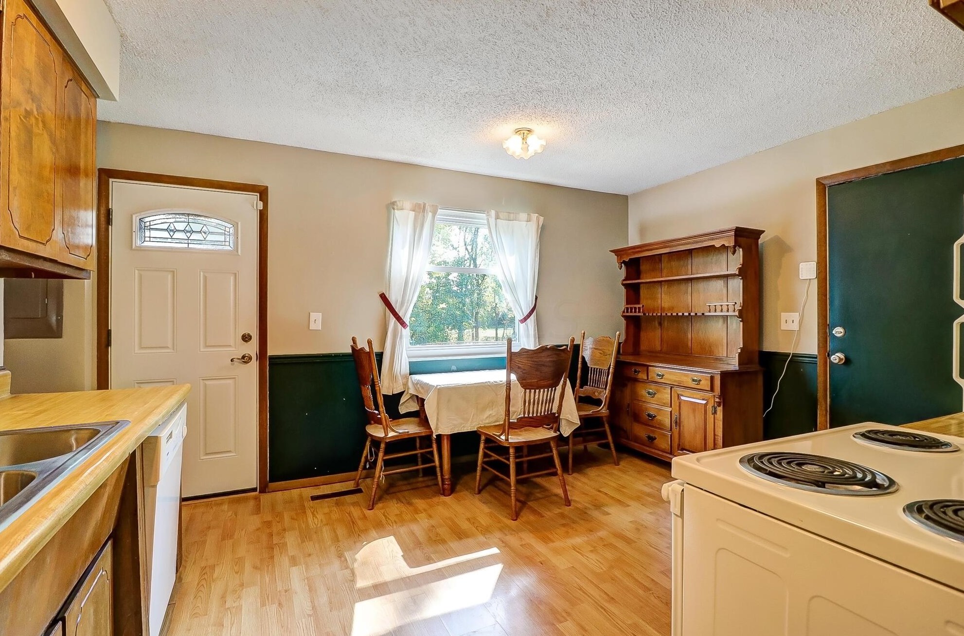 4642 Glenhaven Dr, Columbus OH 43231-5950 exterior