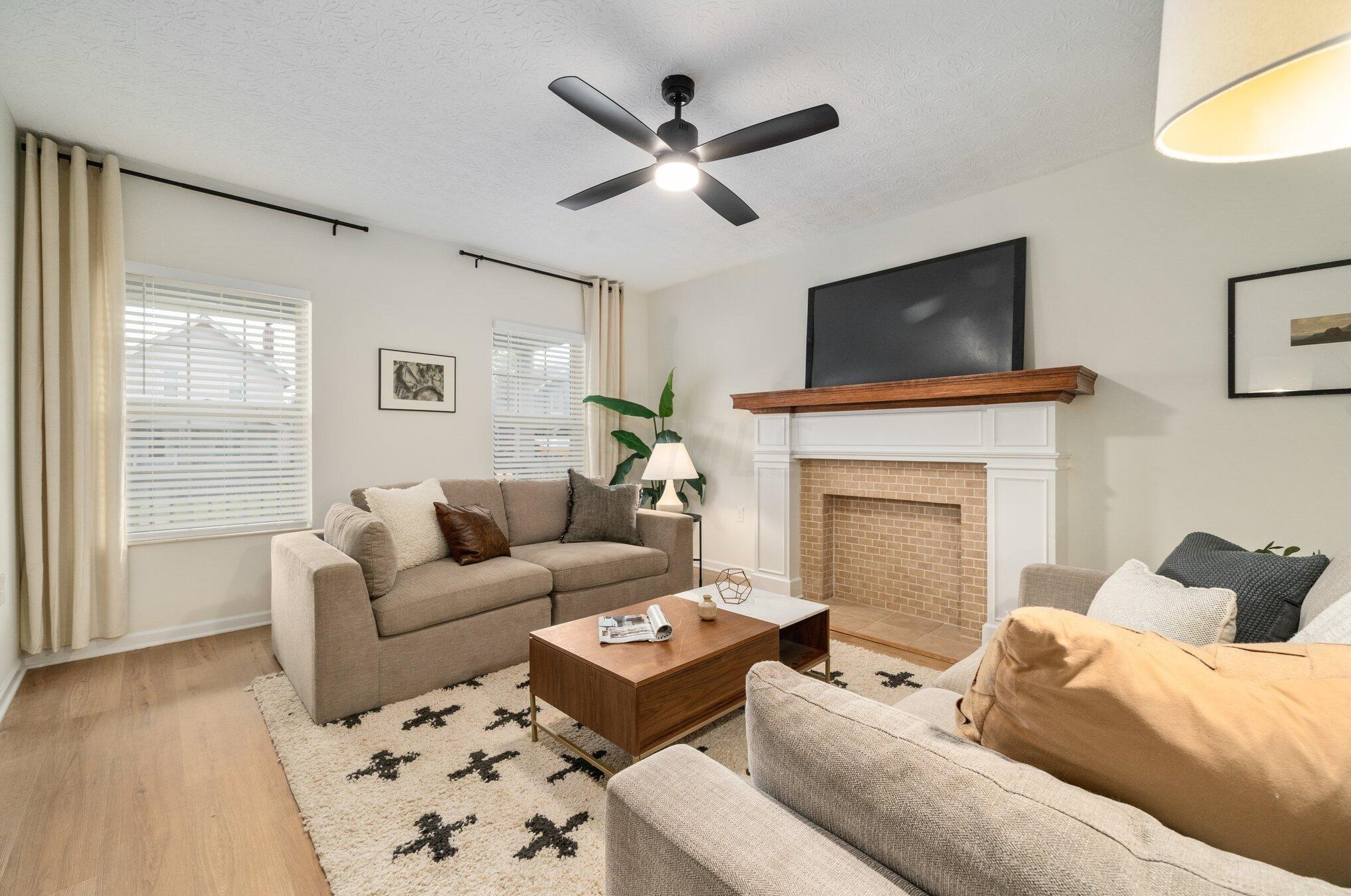 929 Lockbourne Rd, Columbus OH  43206-1624 exterior