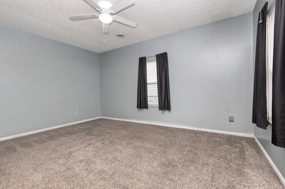 520 Westview Dr, Lancaster OH 43130-2880 exterior