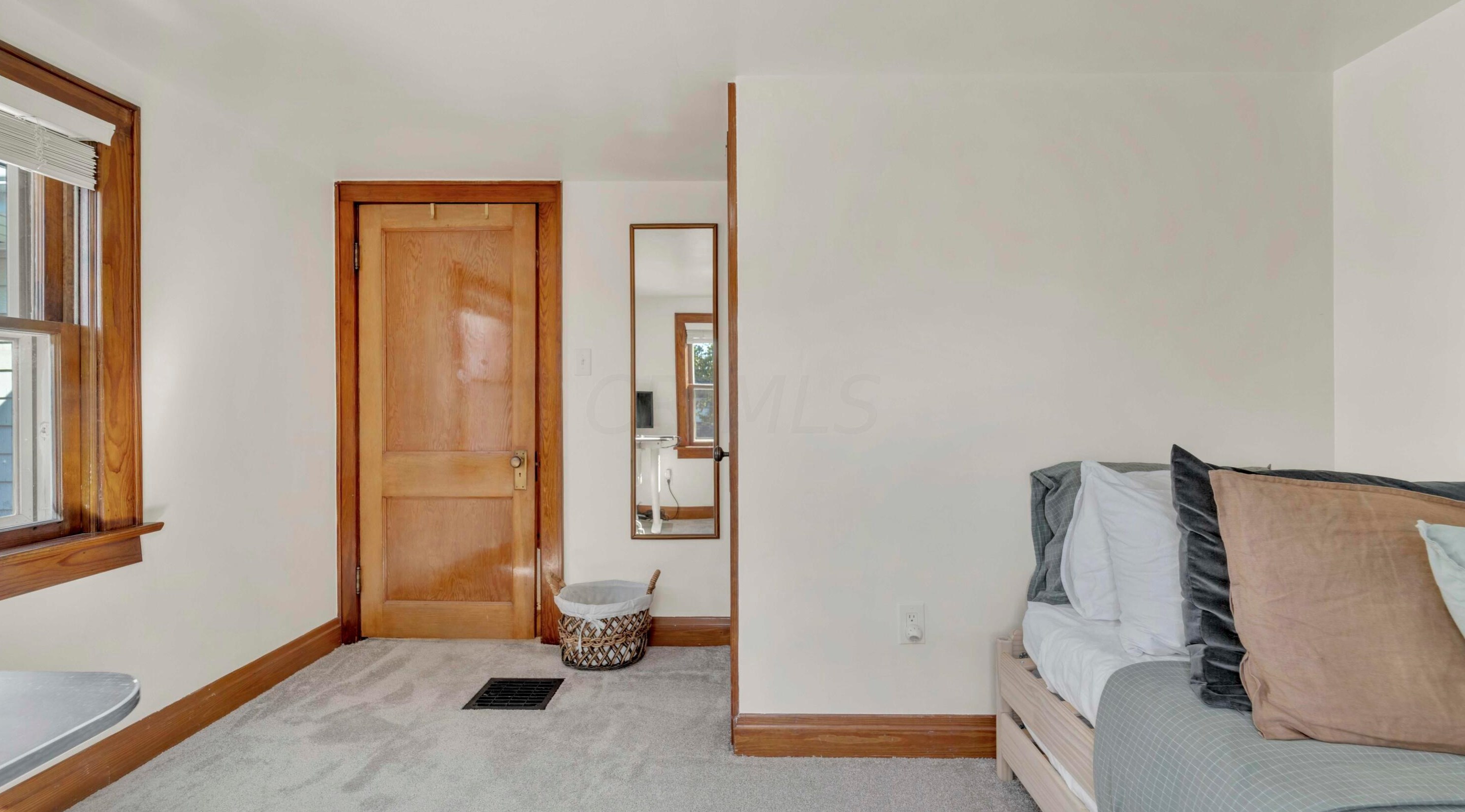 301 Markison Ave, Columbus OH 43207-1833 exterior