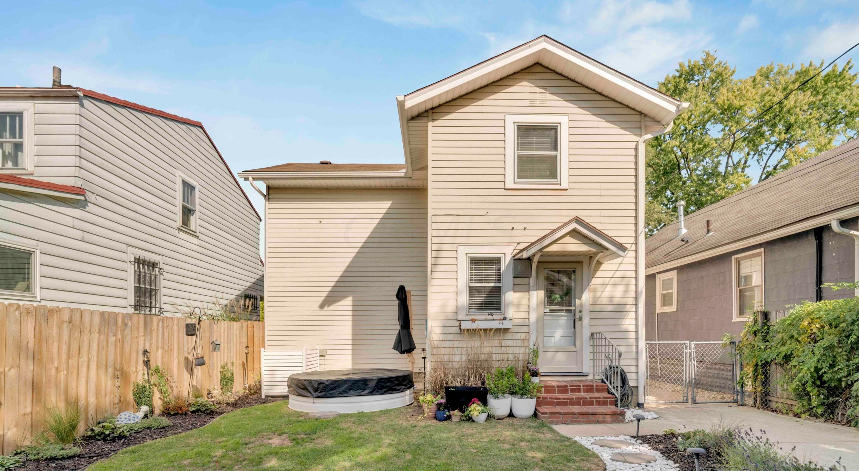 301 Markison Ave, Columbus OH 43207-1833 exterior