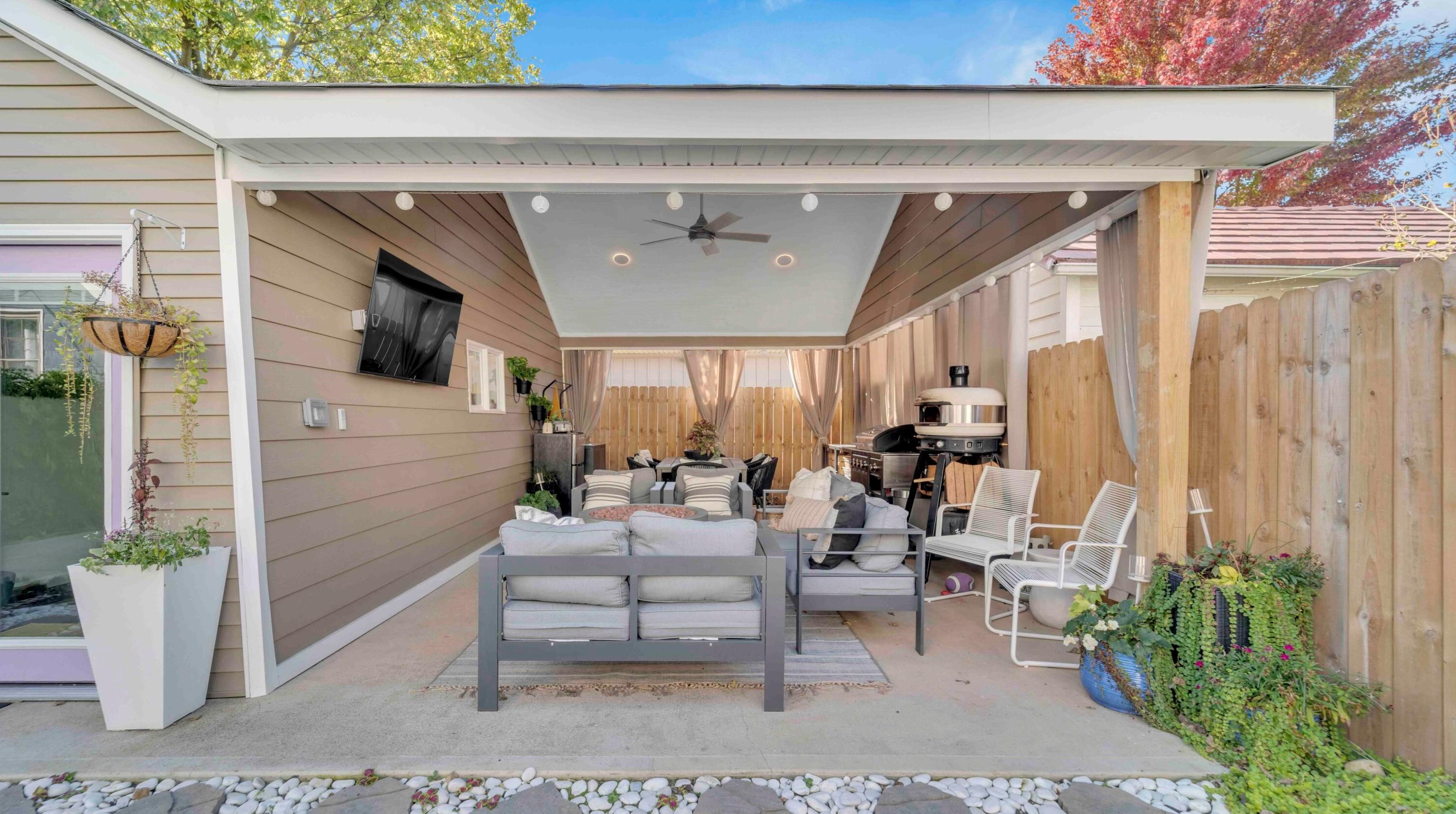 301 Markison Ave, Columbus OH 43207-1833 exterior