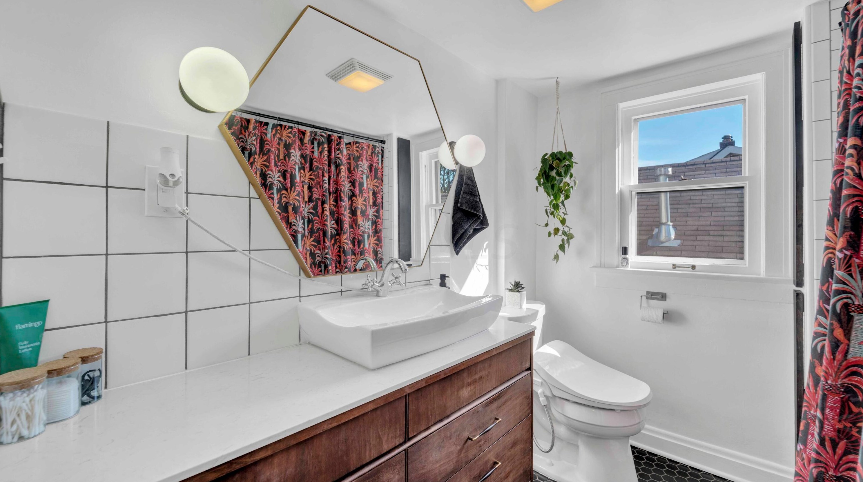 301 Markison Ave, Columbus OH 43207-1833 exterior