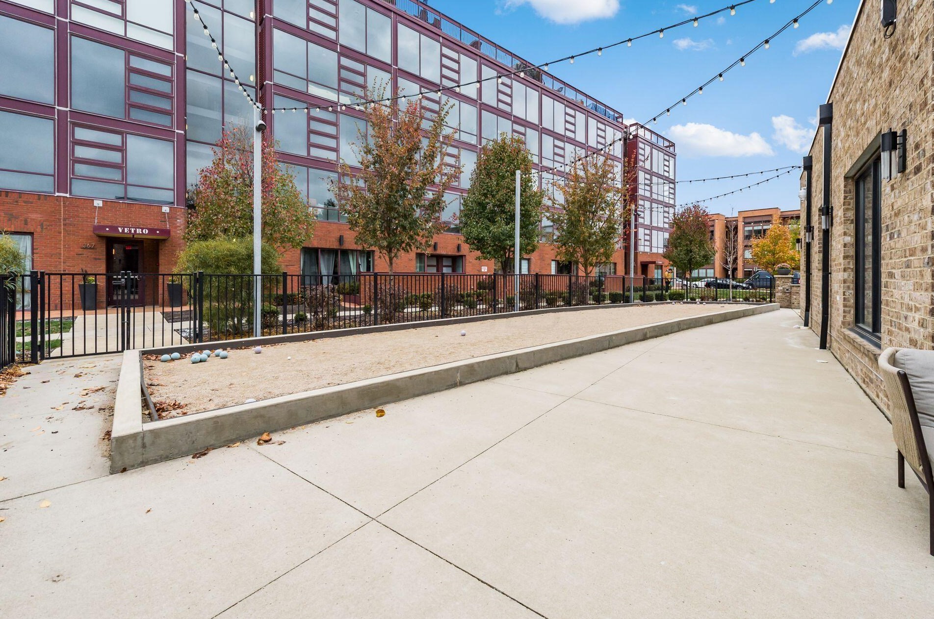 367 Auden Ave, Columbus OH  43215 exterior