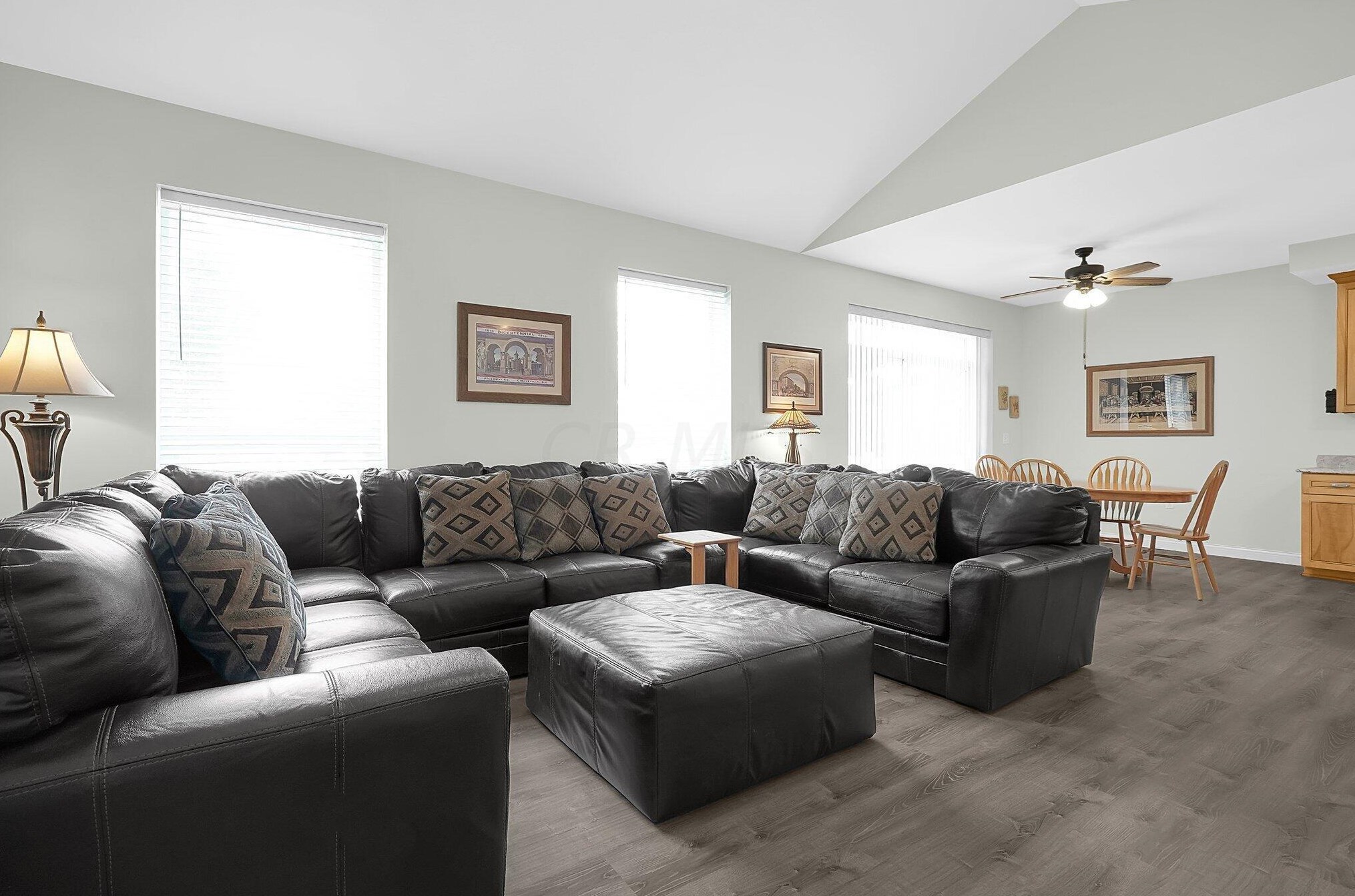 512 Chatham Ct, Circleville OH  43113-2309 exterior