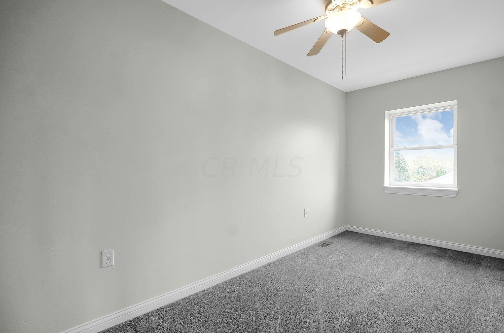 512 Chatham Ct, Circleville OH  43113-2309 exterior