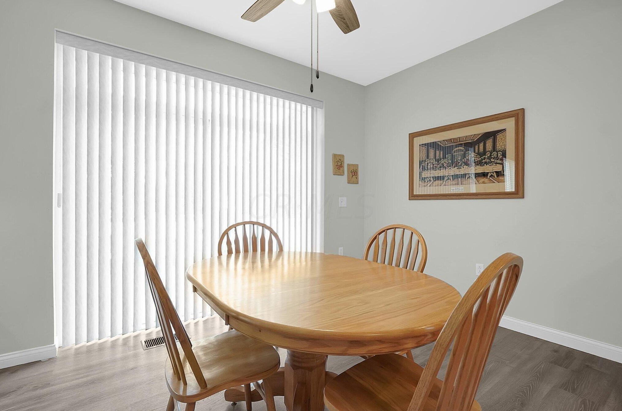512 Chatham Ct, Circleville OH  43113-2309 exterior