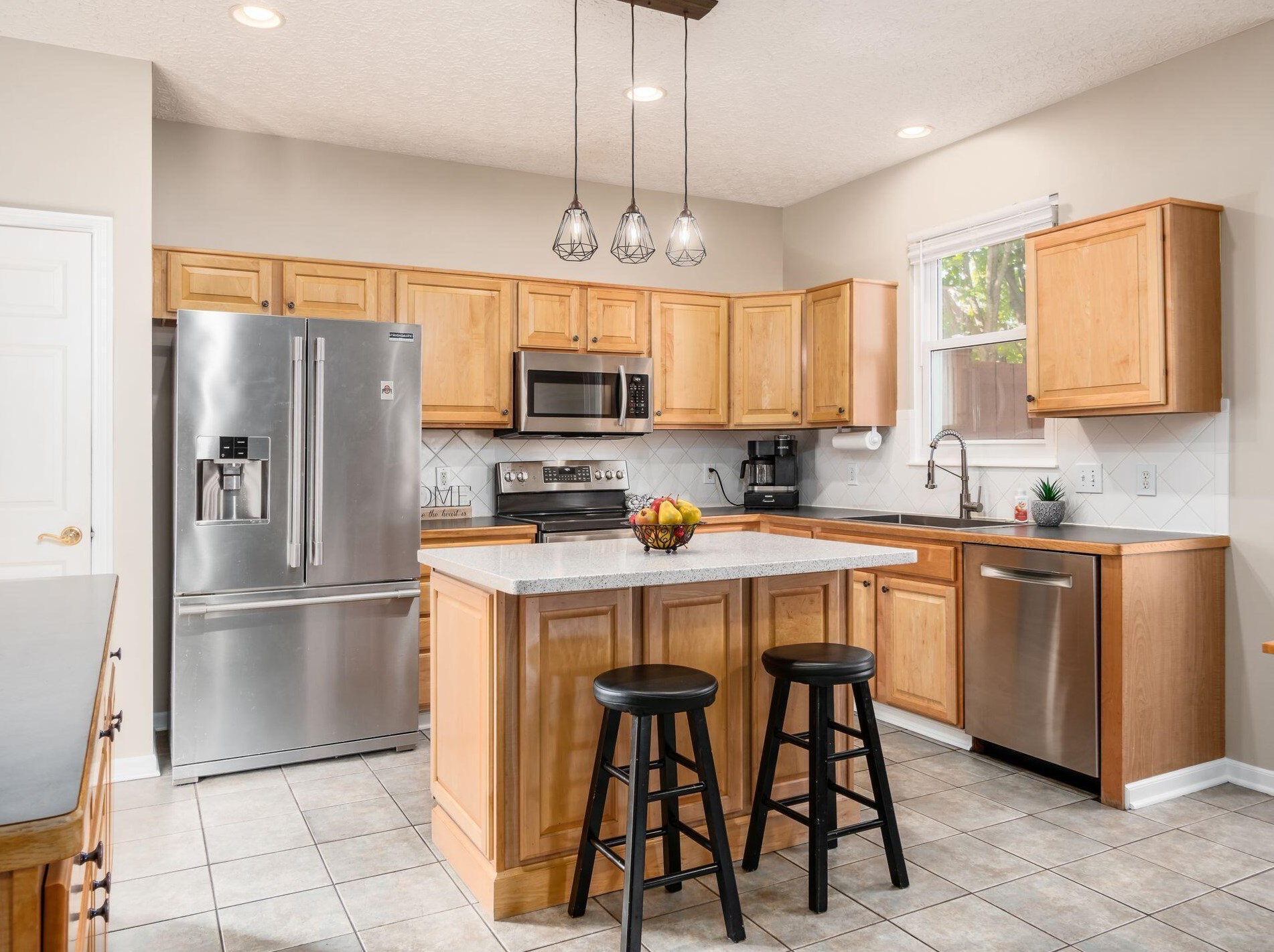 5644 Jennybrook Ln, Hilliard OH  43026-7756 exterior