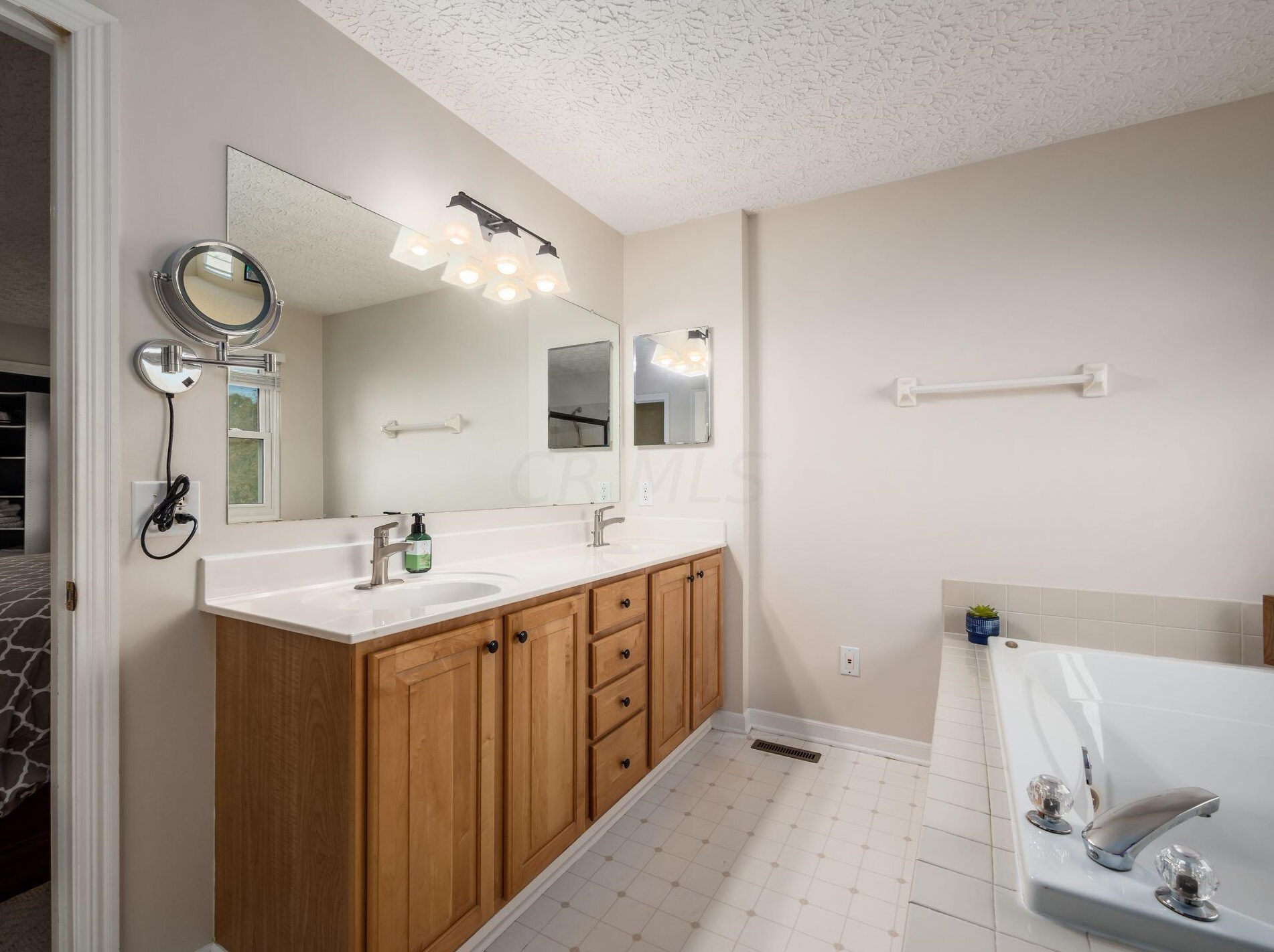 5644 Jennybrook Ln, Hilliard OH  43026-7756 exterior