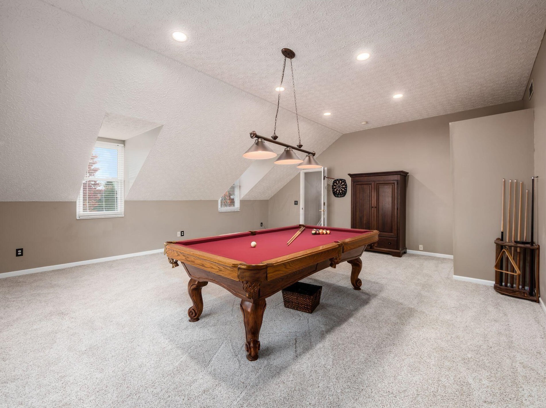 5644 Jennybrook Ln, Hilliard OH  43026-7756 exterior