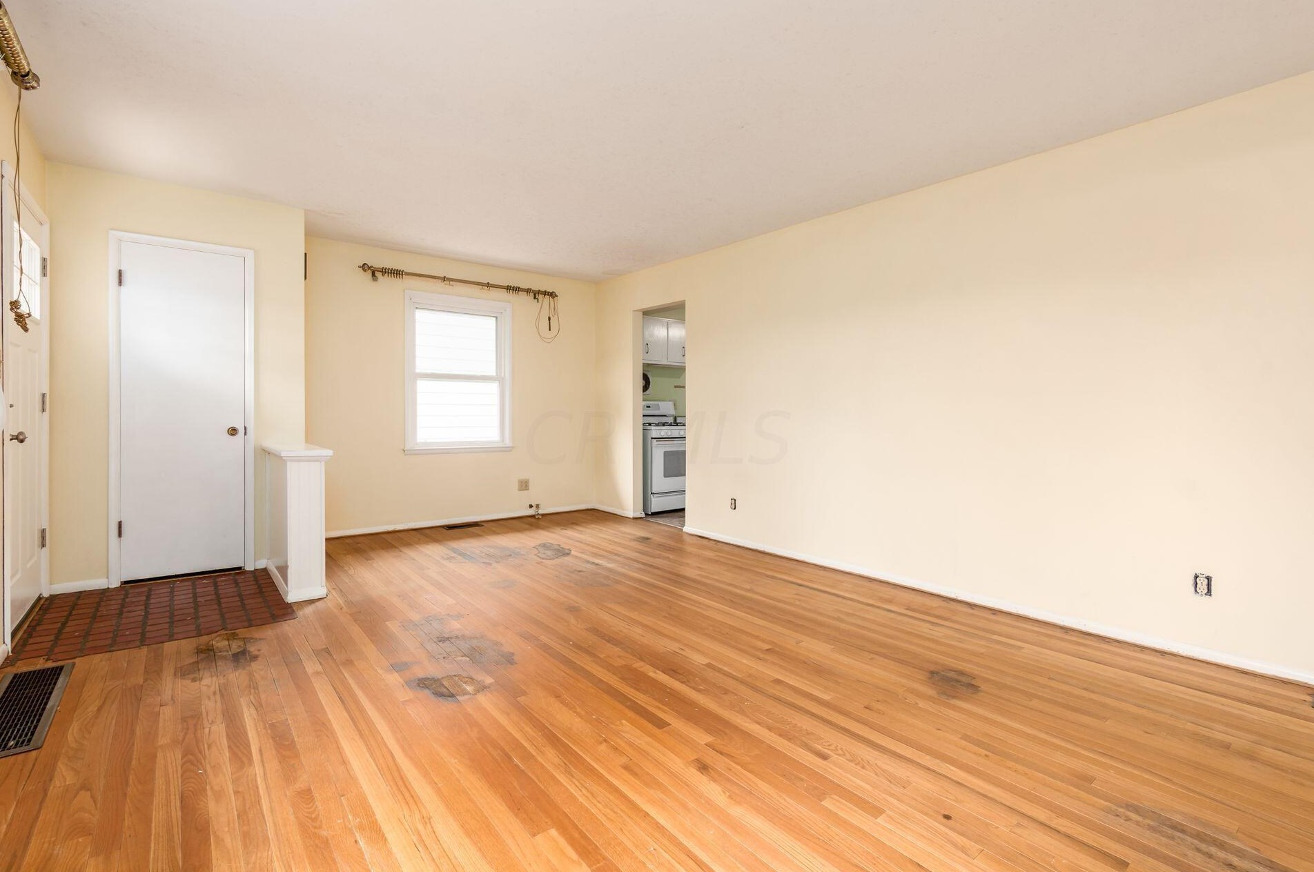 3589 Kenlawn St, Columbus OH 43224-3451 exterior