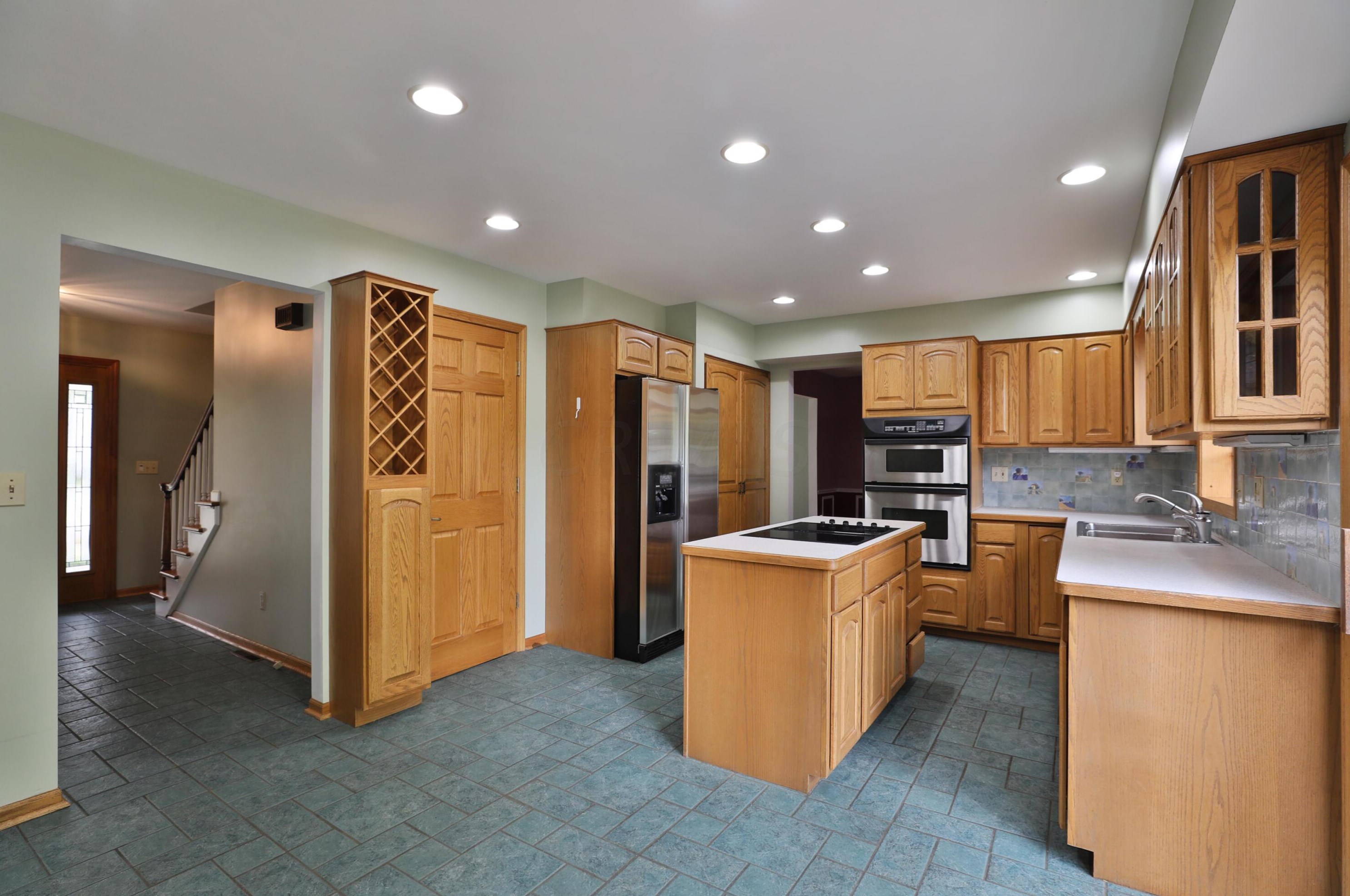 1606 Scottsdale Ave, Columbus OH 43235-2519 exterior