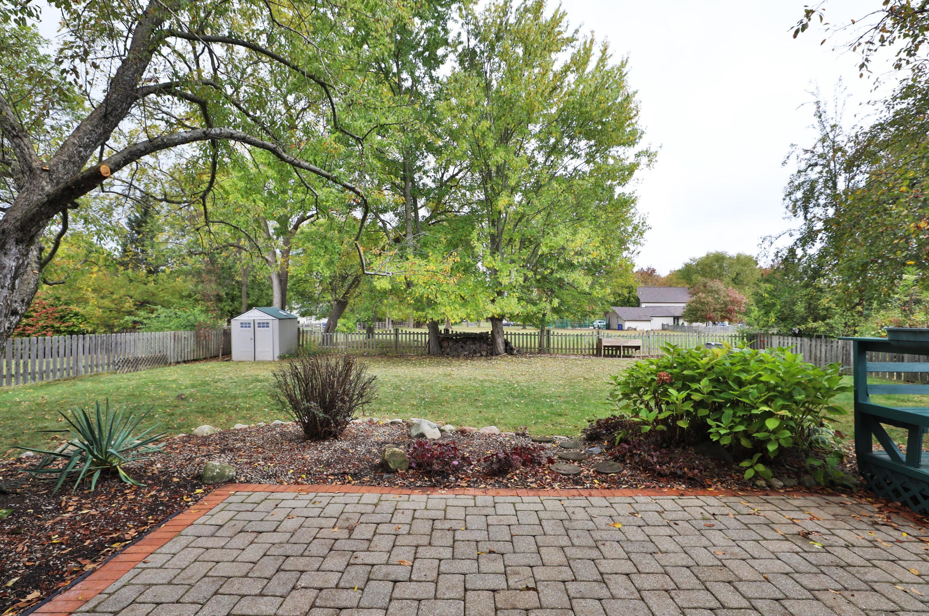 1606 Scottsdale Ave, Columbus OH 43235-2519 exterior