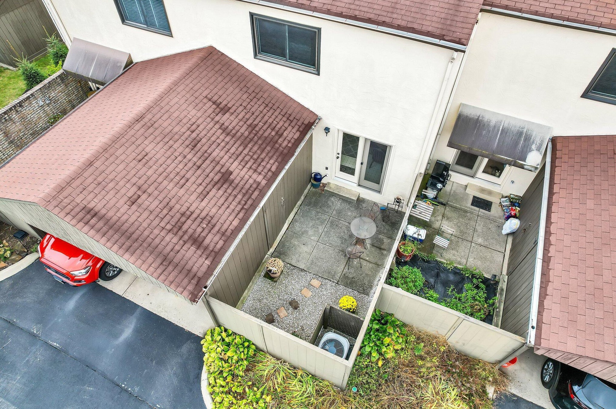 5280 Wood Run Blvd, Columbus OH 43220-7305 exterior