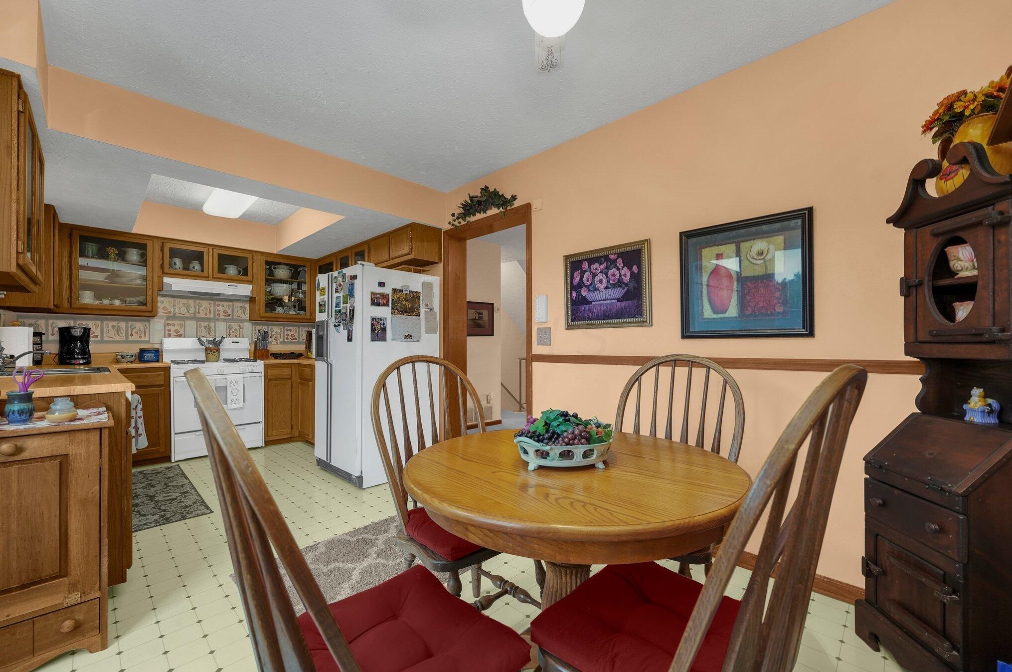 5280 Wood Run Blvd, Columbus OH 43220-7305 exterior