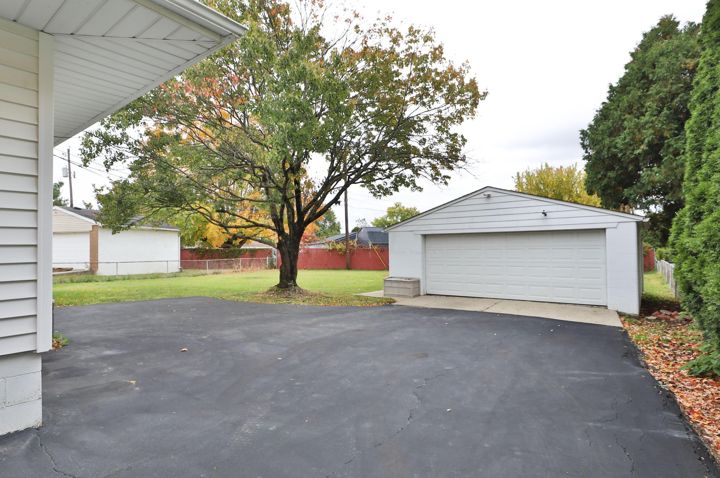 127 Cullman Rd, Columbus OH  43207-3020 exterior