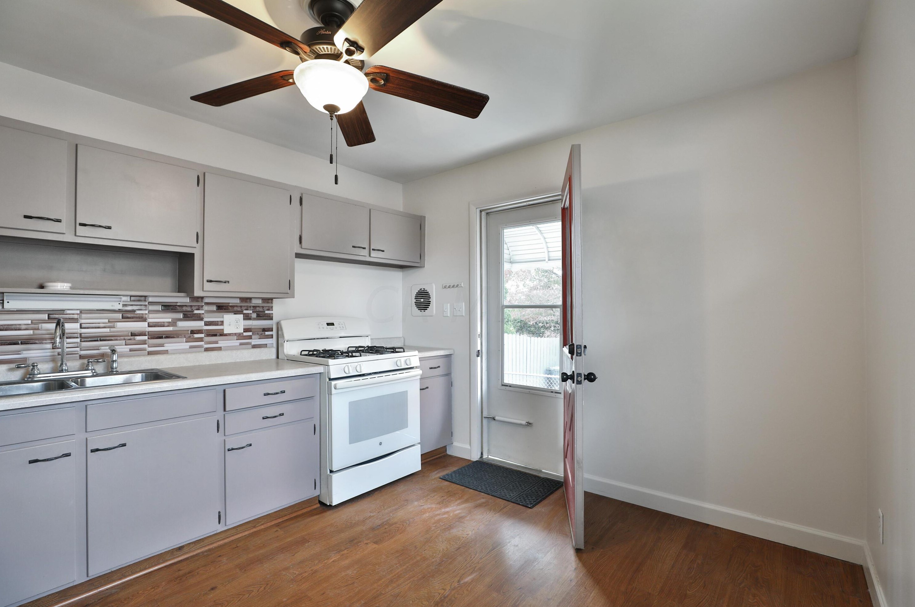 127 Cullman Rd, Columbus OH  43207-3020 exterior