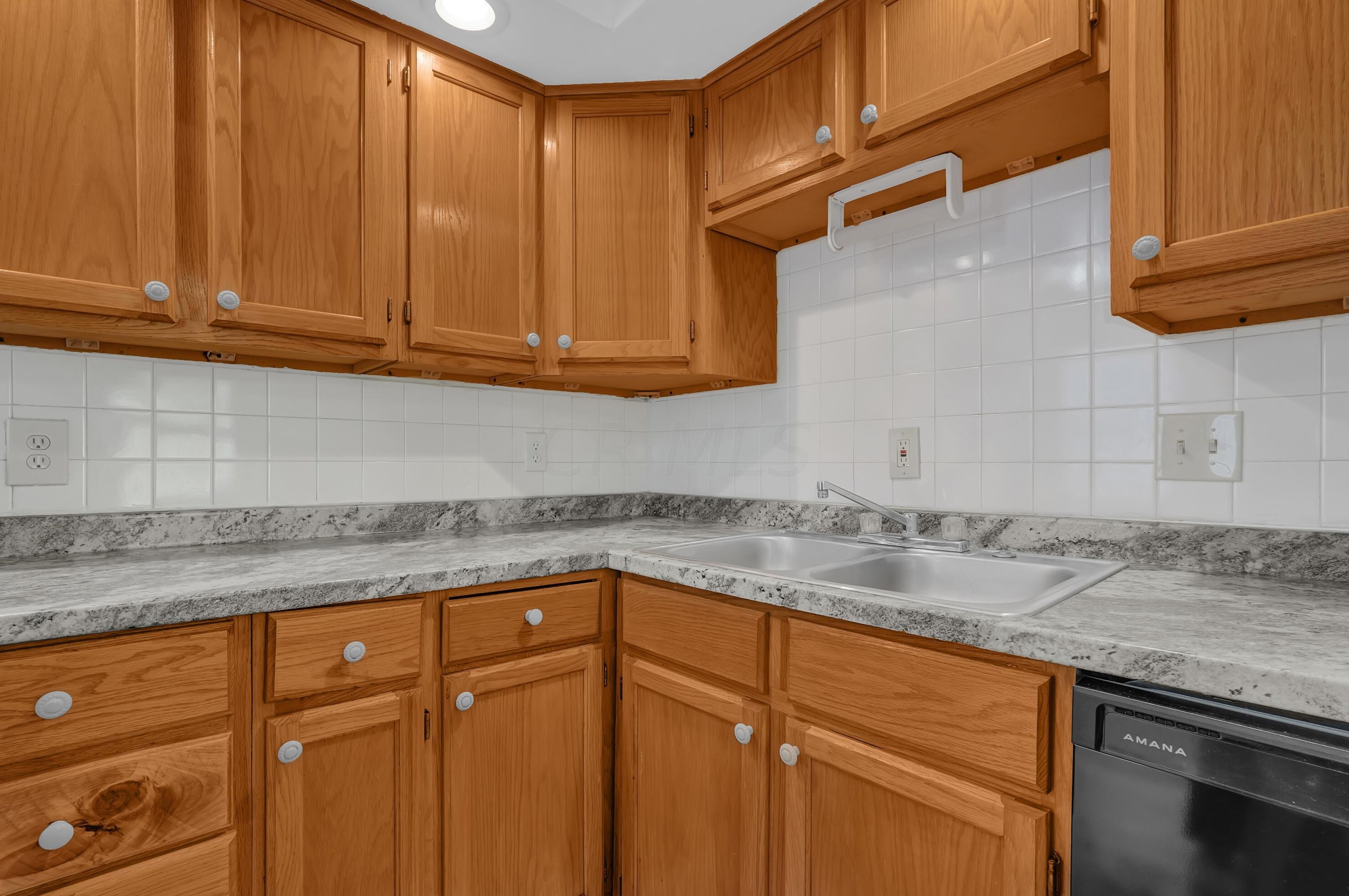 3760 Eisenhower Rd, Columbus OH  43224-2628 exterior