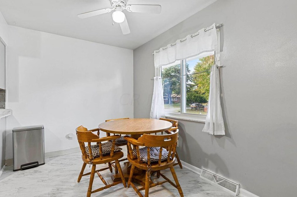 3885 Conway Dr, Columbus OH 43227-3324 exterior