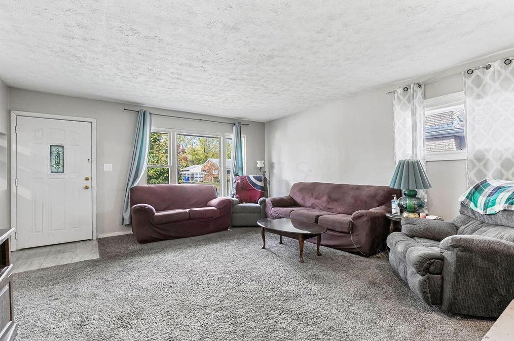 3885 Conway Dr, Columbus OH 43227-3324 exterior