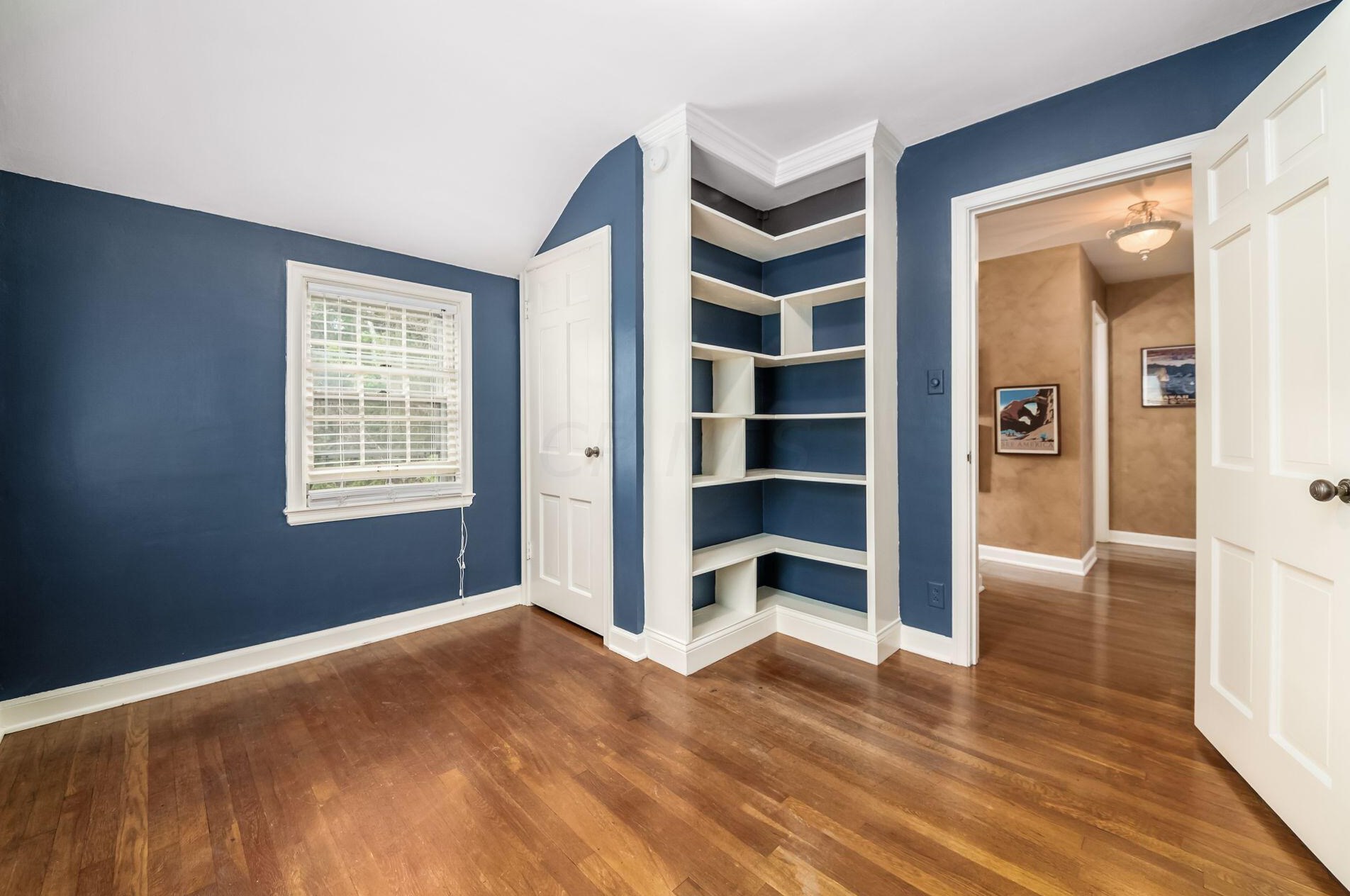 105 Henderson Rd, Columbus OH 43214-2404 exterior