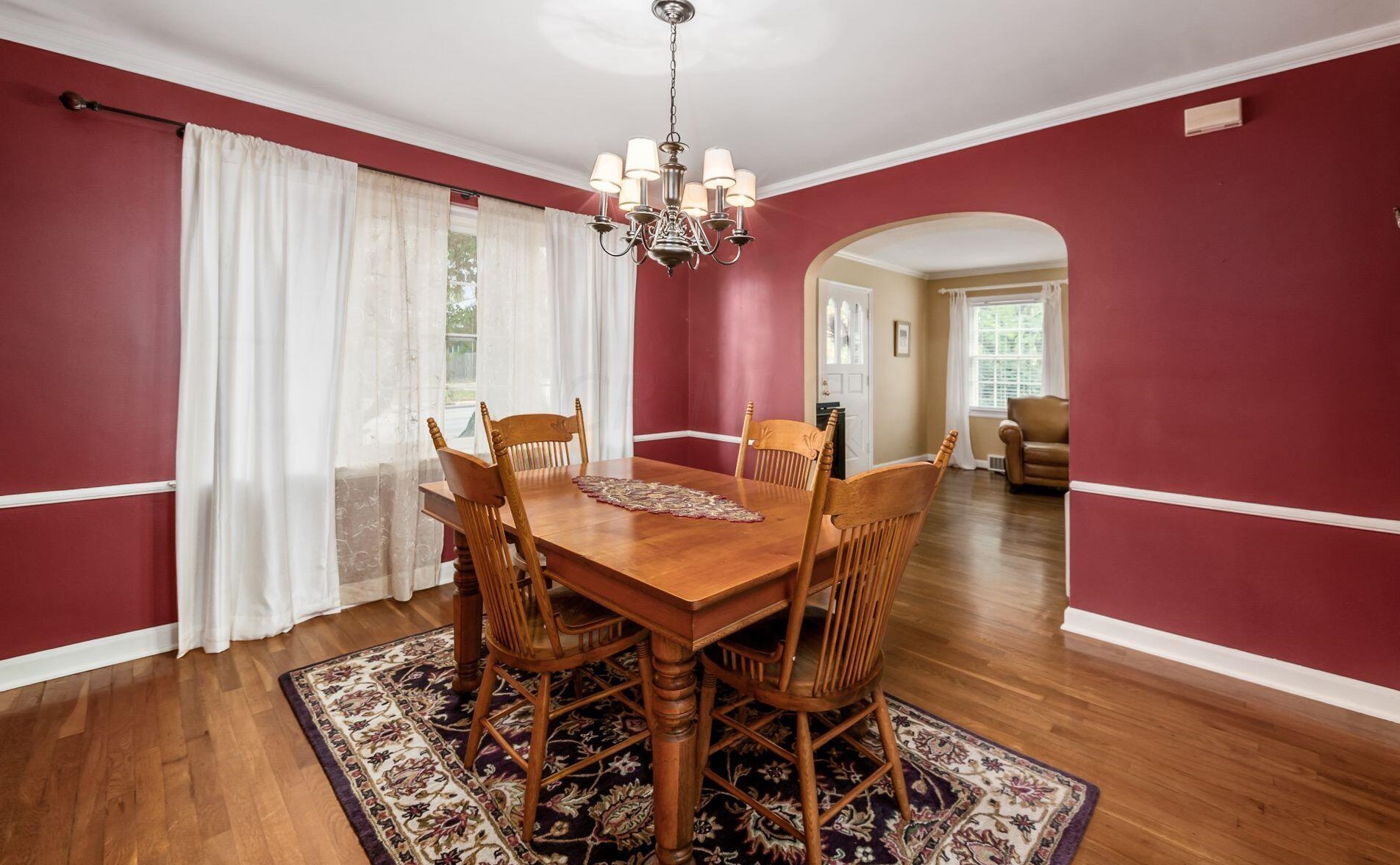 105 Henderson Rd, Columbus OH 43214-2404 exterior