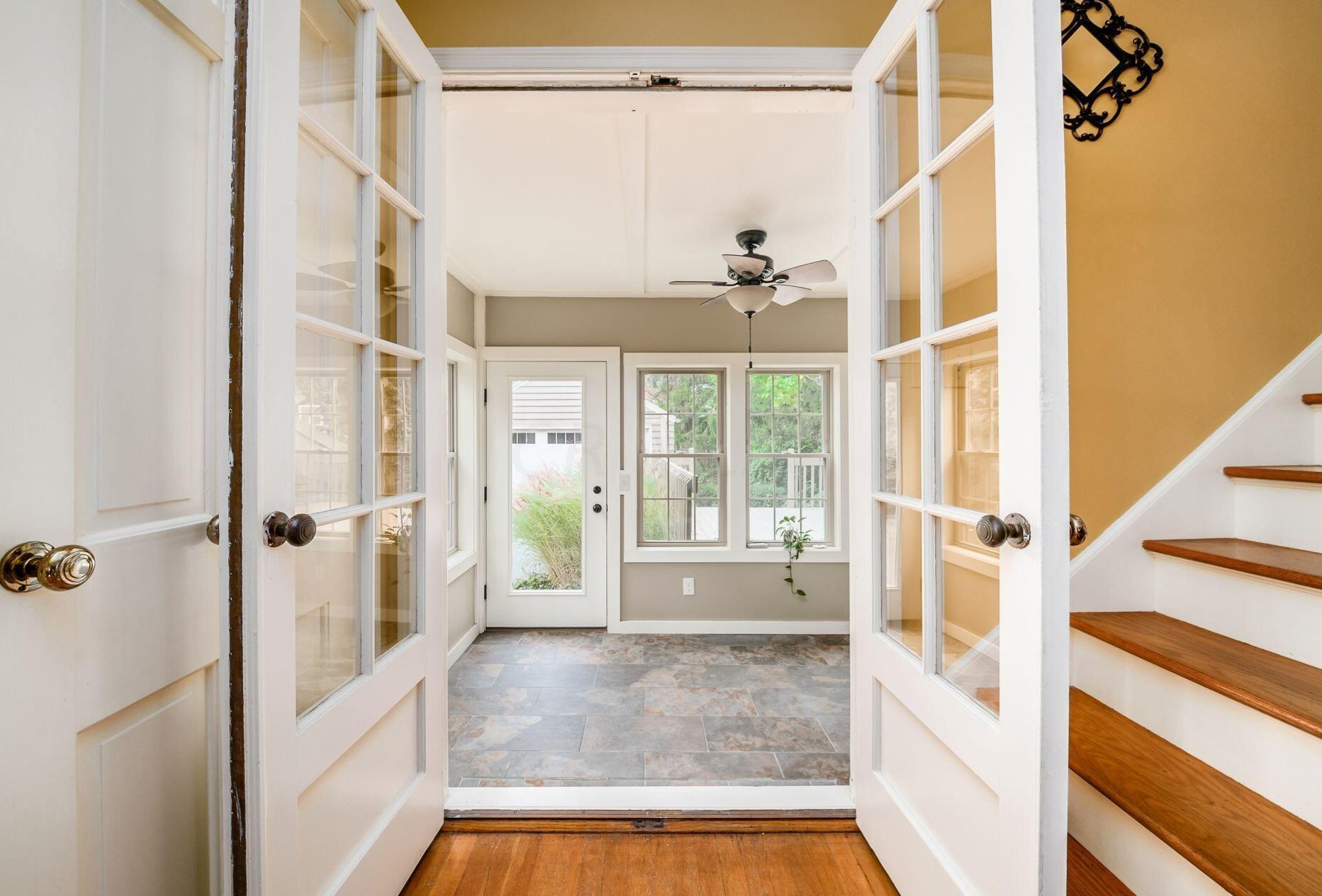 105 Henderson Rd, Columbus OH 43214-2404 exterior