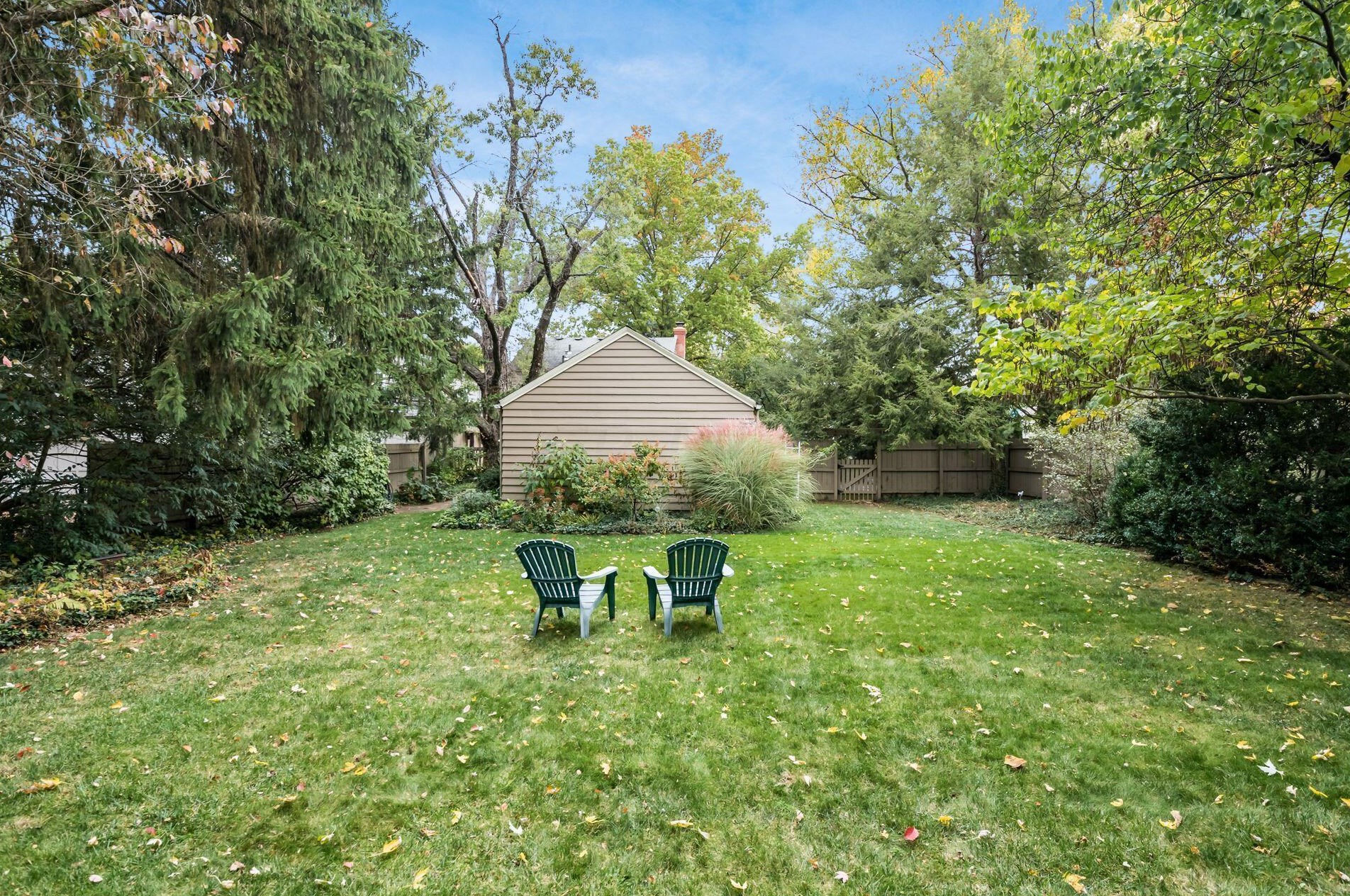 105 Henderson Rd, Columbus OH 43214-2404 exterior