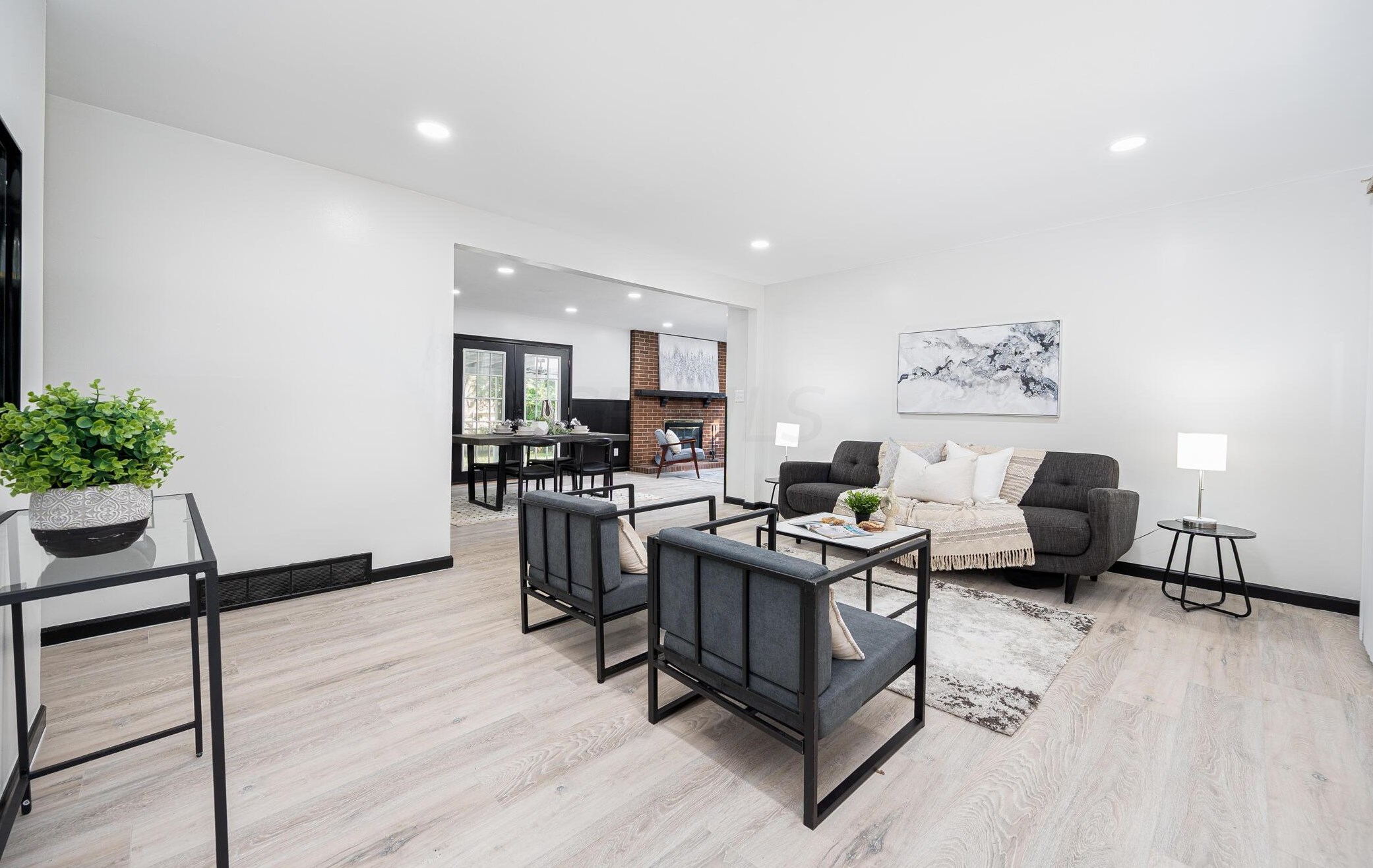 4824 Valley Forge Dr, Columbus OH  43229-6452 exterior