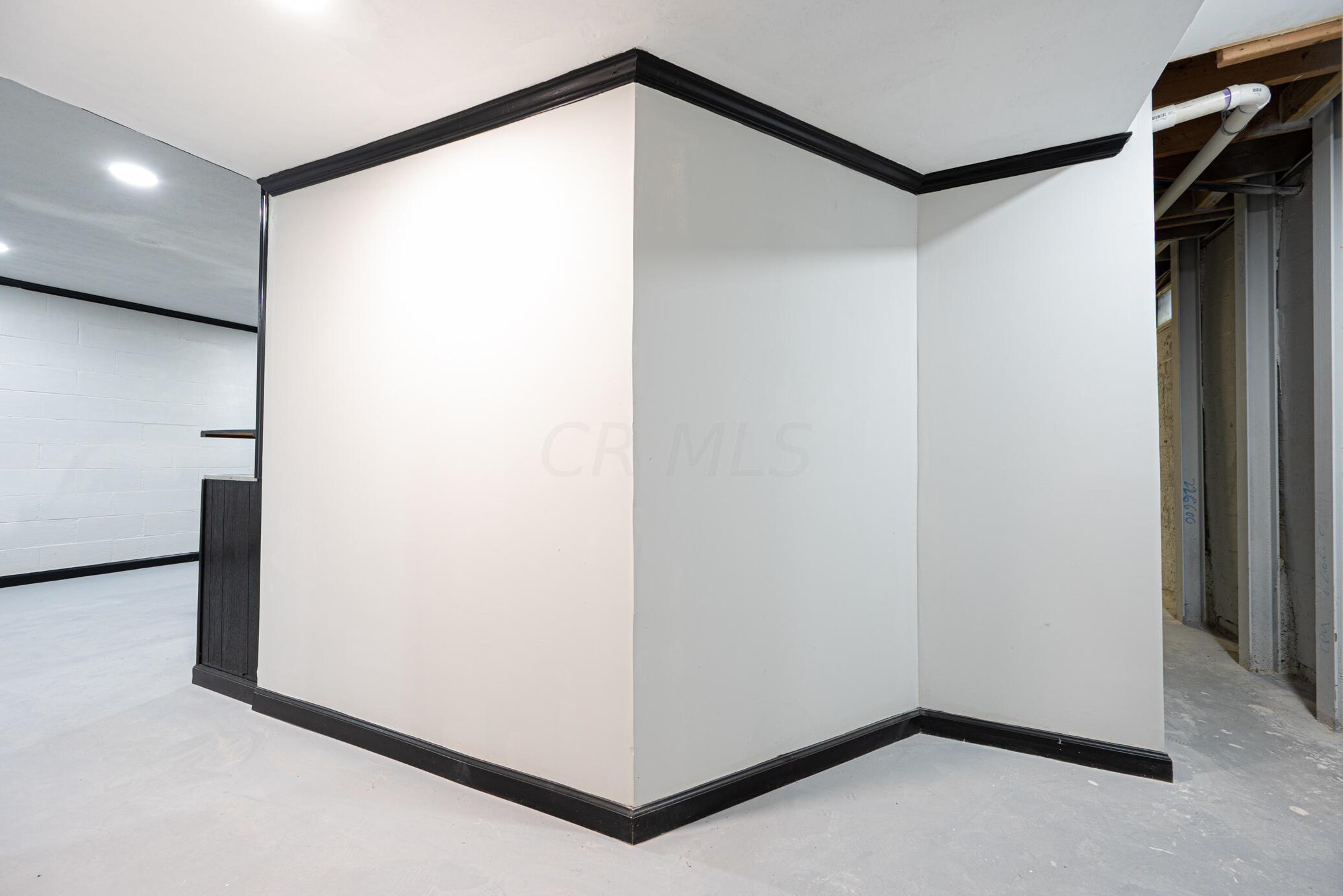 4824 Valley Forge Dr, Columbus OH  43229-6452 exterior