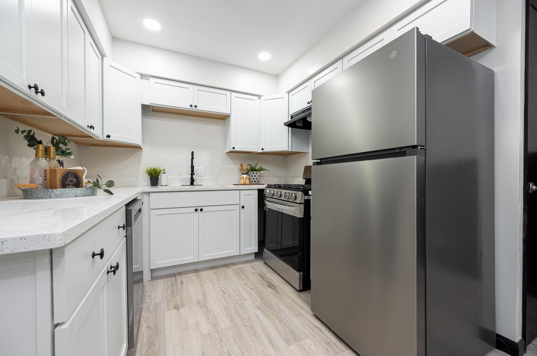 4824 Valley Forge Dr, Columbus OH  43229-6452 exterior