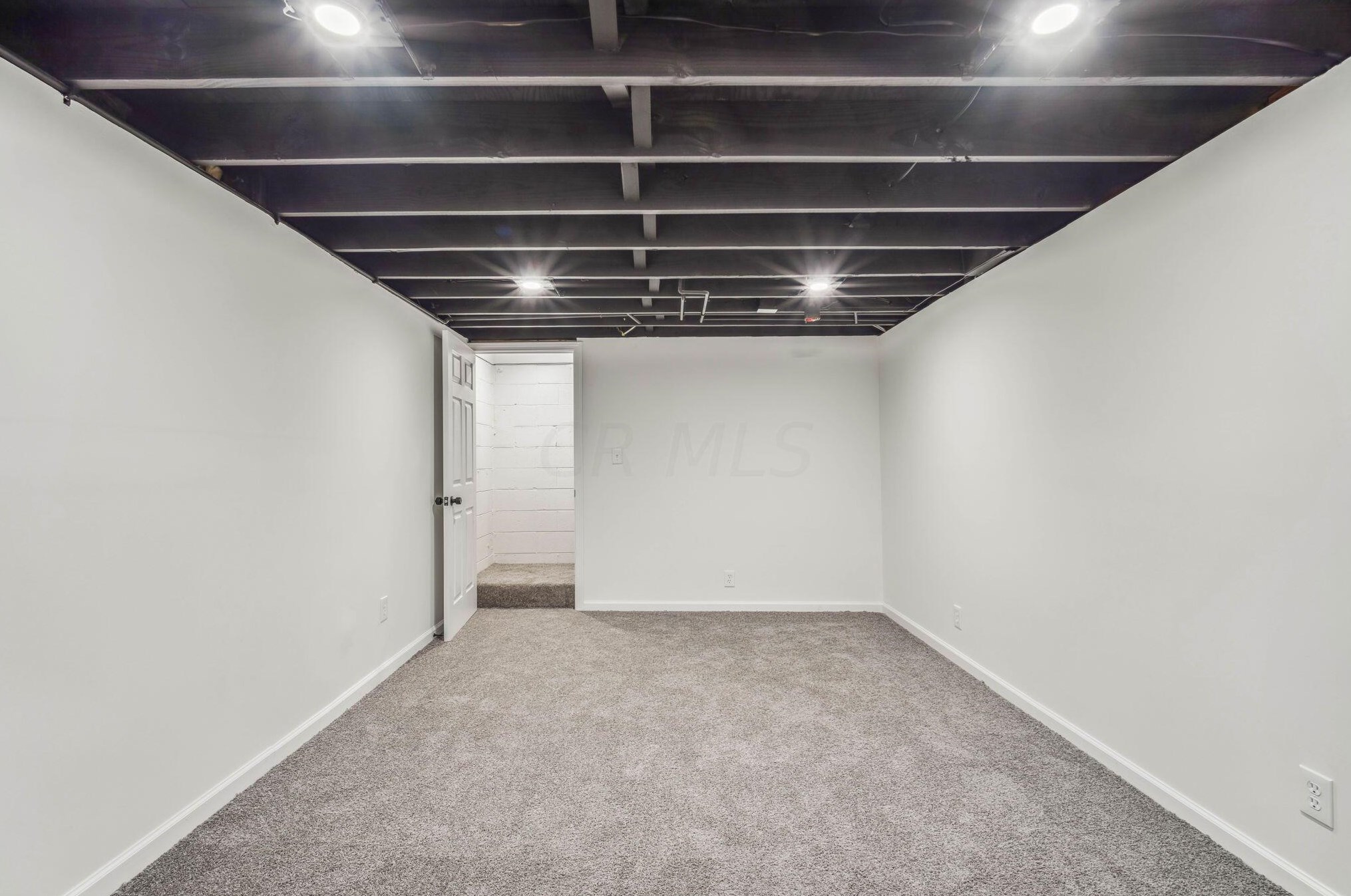 3784 Heatherglen Dr, Columbus OH 43221-5816 exterior