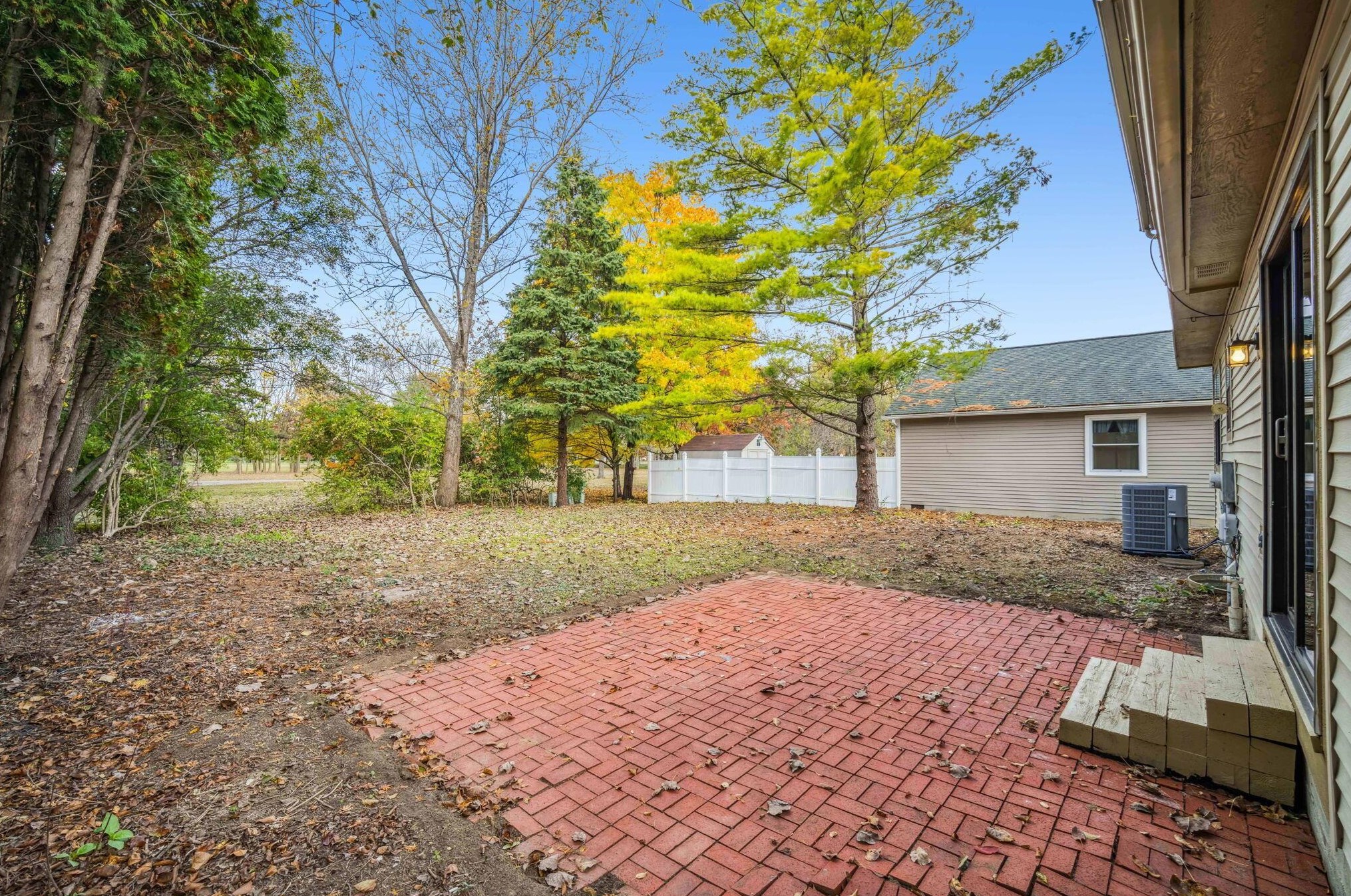 3784 Heatherglen Dr, Columbus OH 43221-5816 exterior