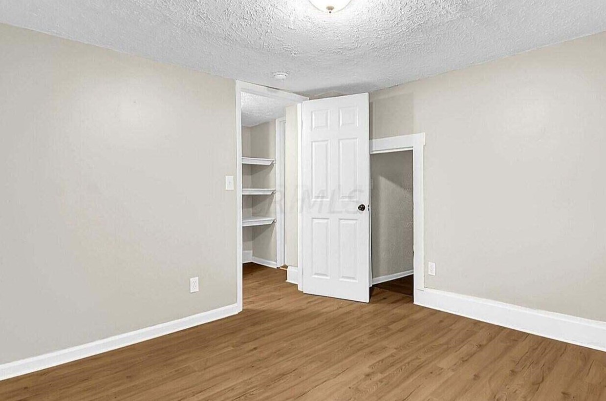 201 Yale Ave, Columbus OH  43222-2301 exterior