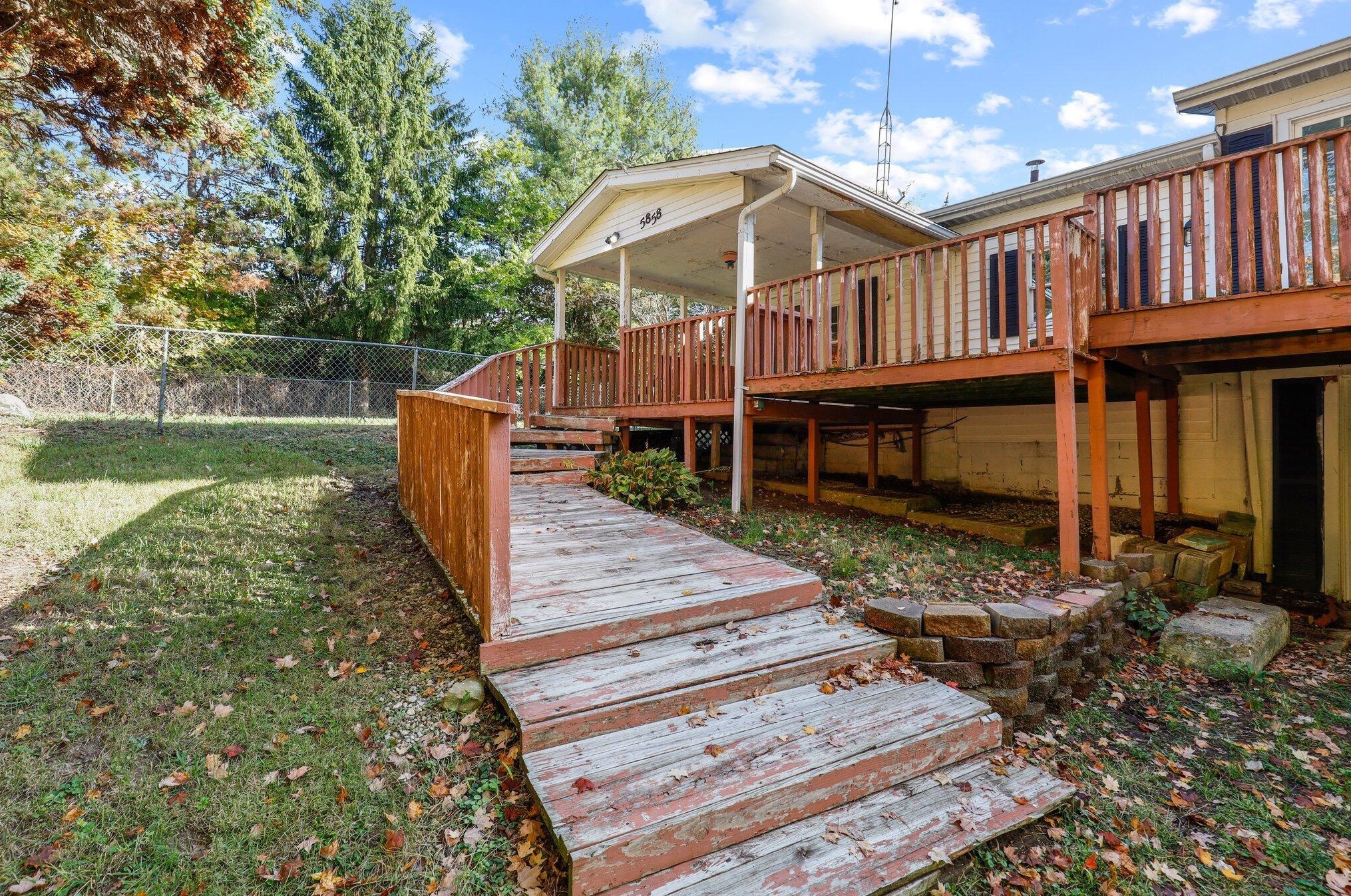 5858 Sunnyside Rd, Granville OH  43023-9732 exterior